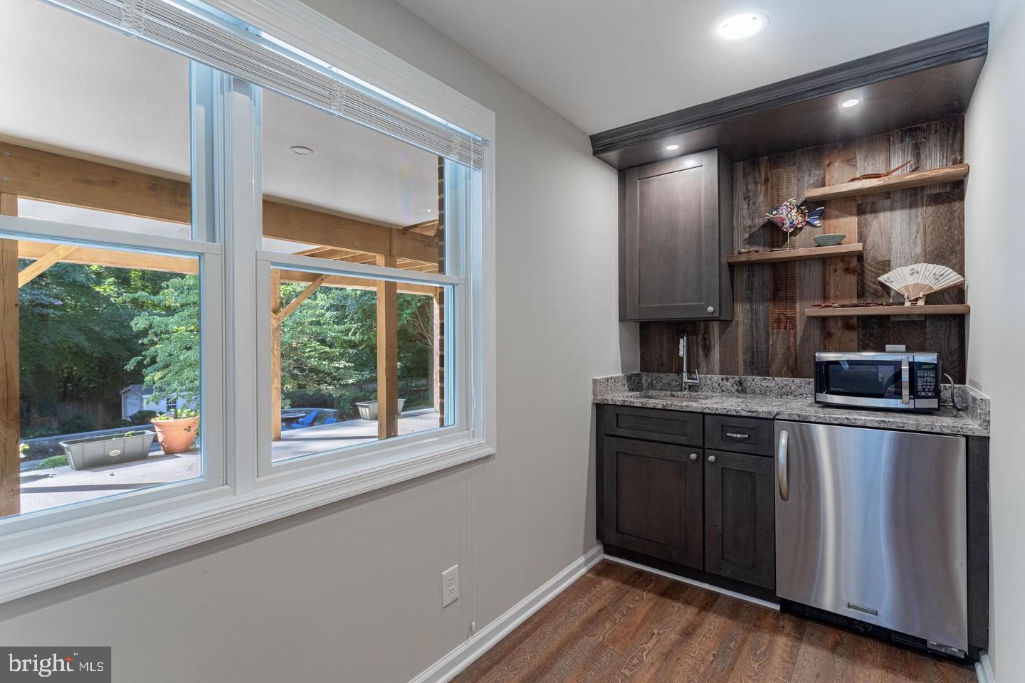 LANGLEY OAKS - Residential