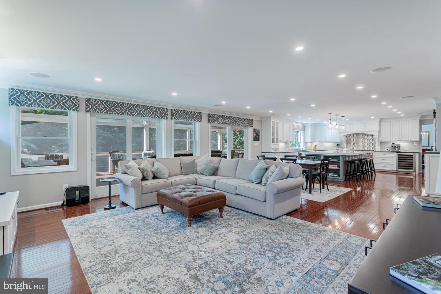 LANGLEY OAKS - Residential