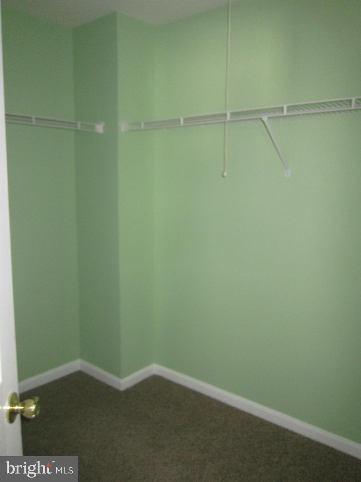 ASHBURN VILLAGE - Residential Lease