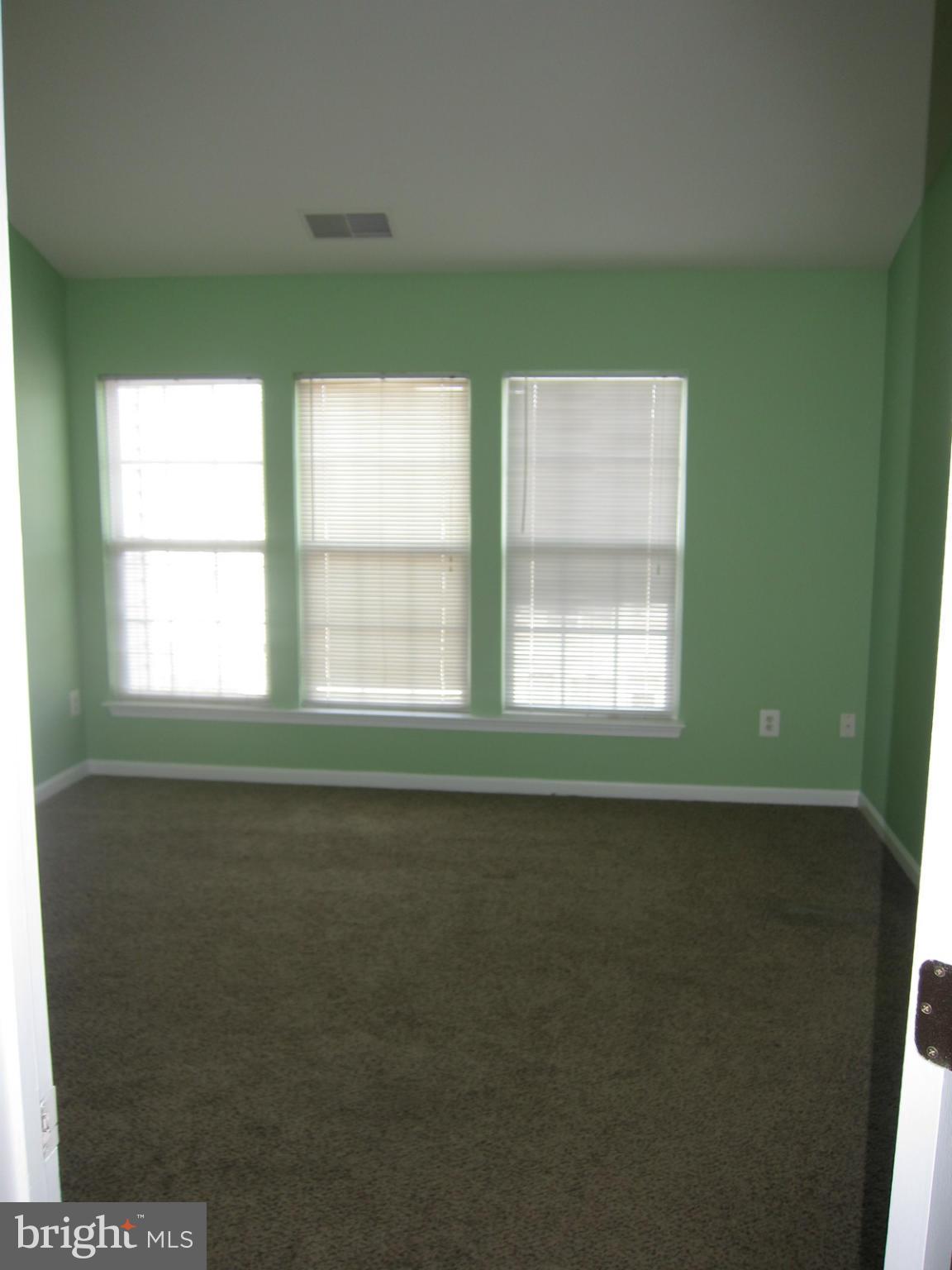 ASHBURN VILLAGE - Residential Lease