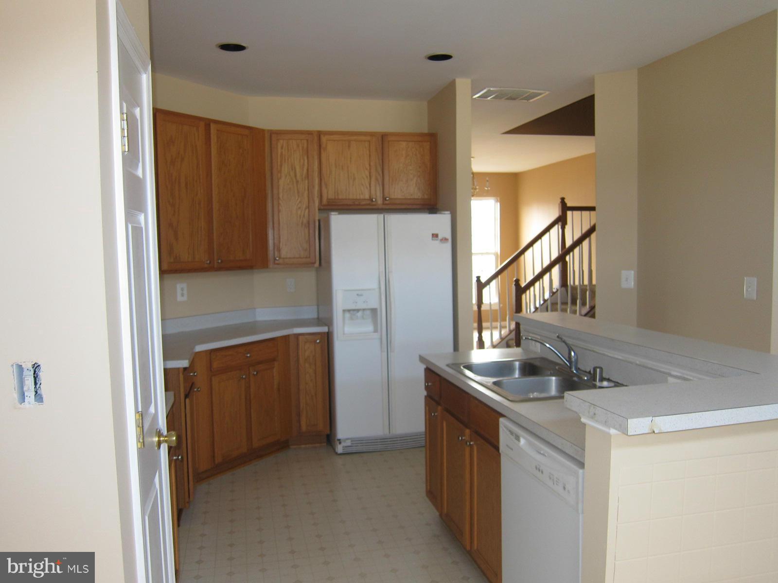 ASHBURN VILLAGE - Residential Lease