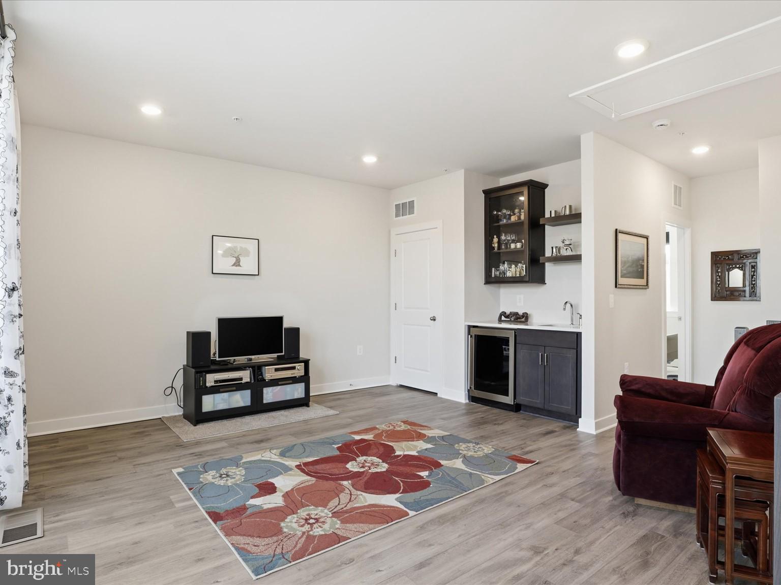 NORTHFAX WEST - Residential Lease