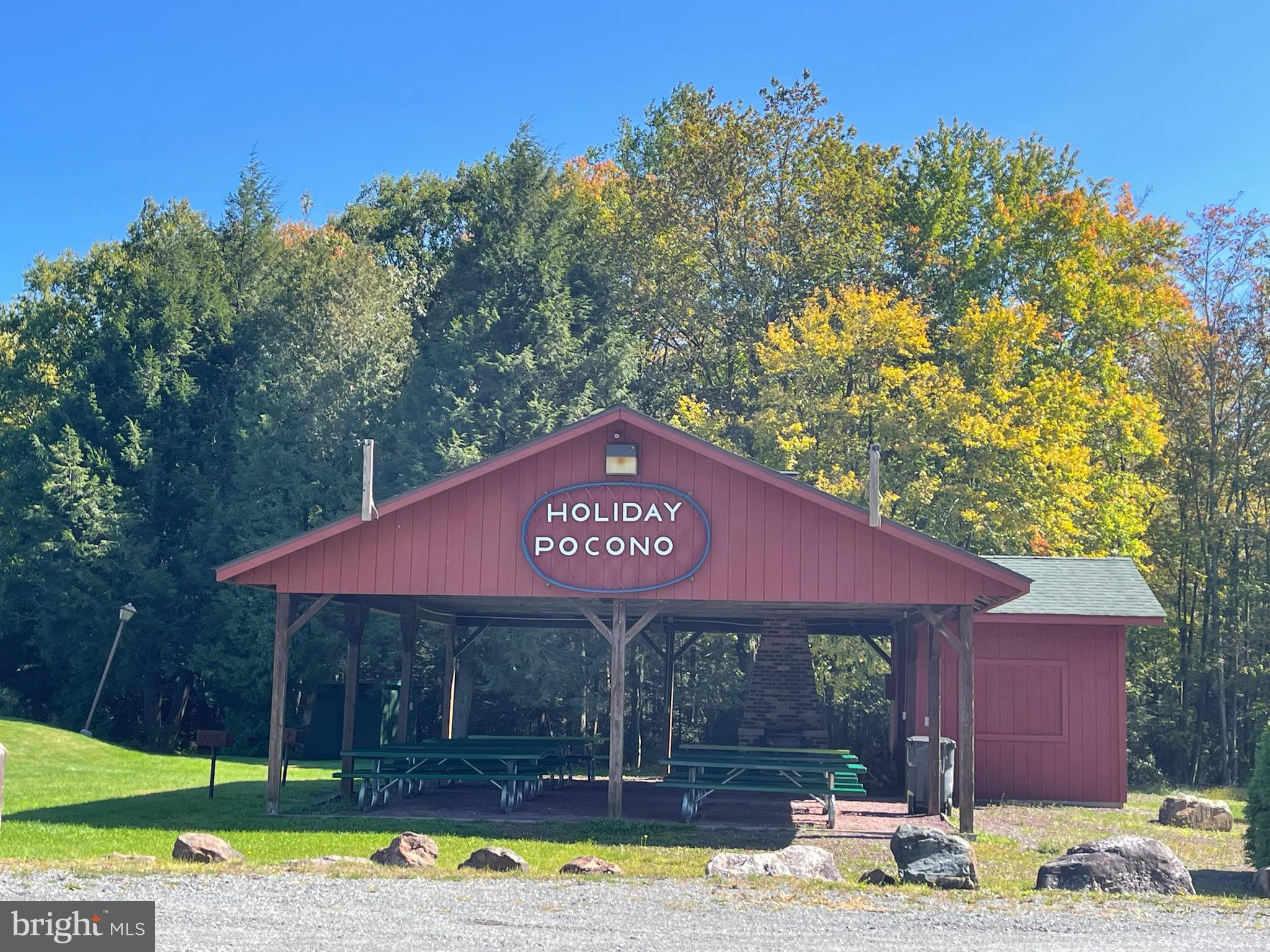 HOLIDAY POCONO - Land