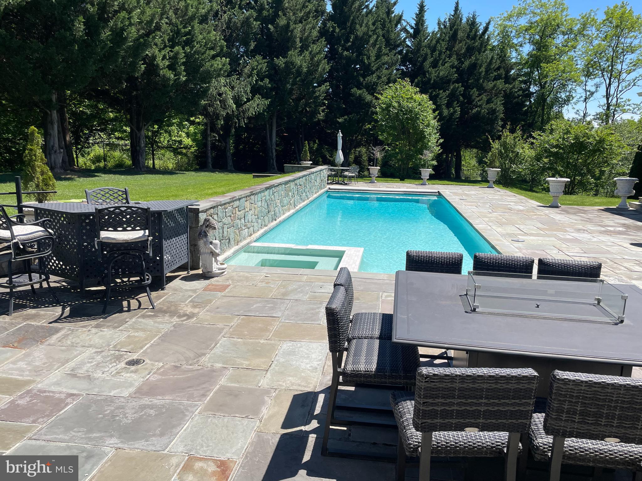 SADDLE RIDGE - Residential