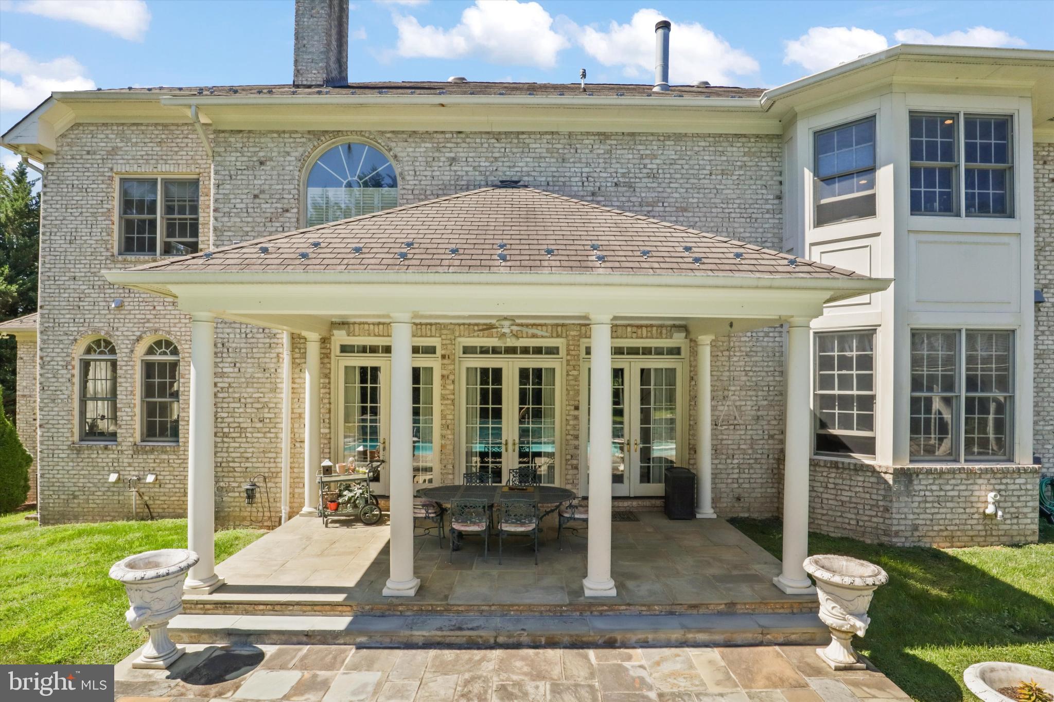 SADDLE RIDGE - Residential