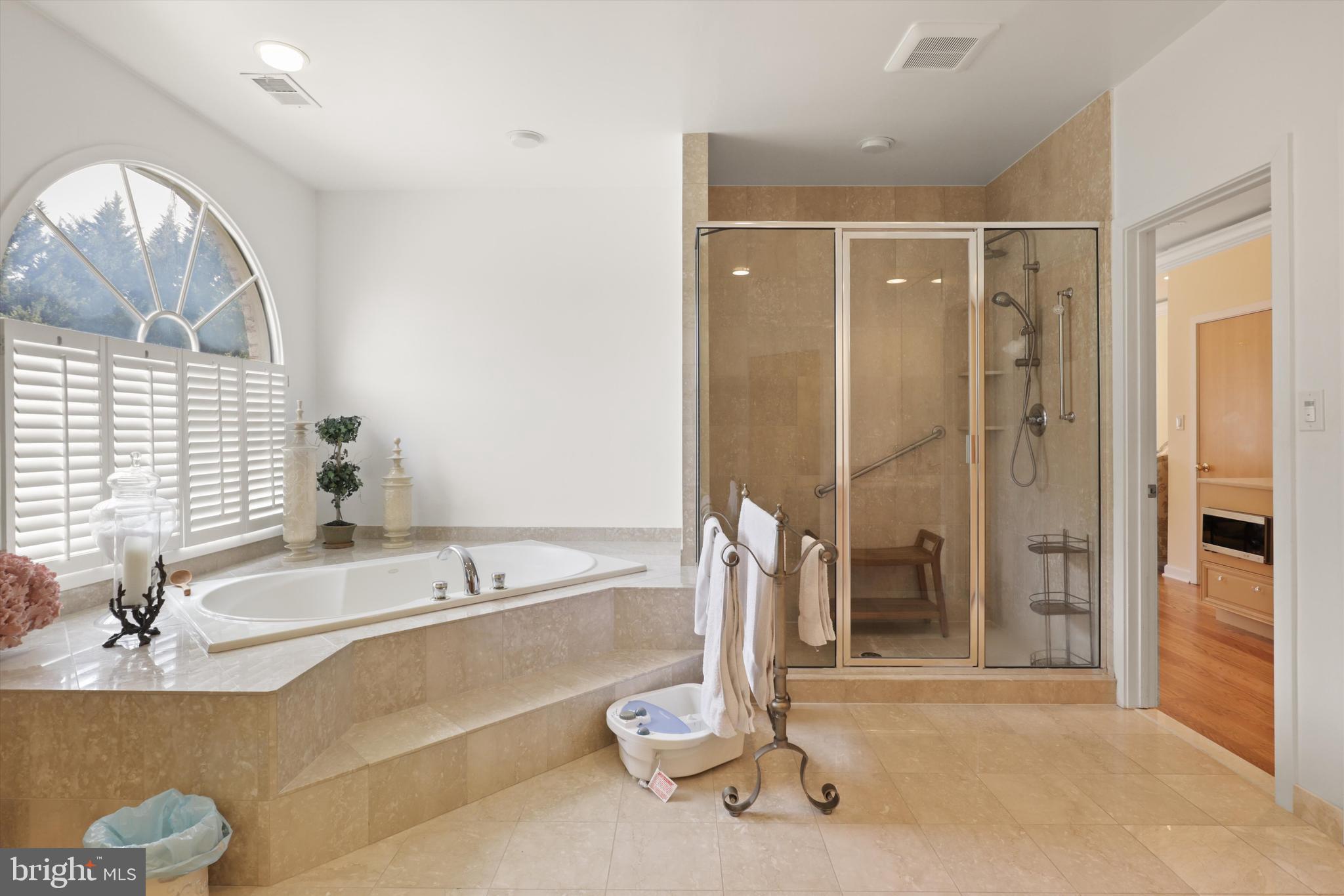 SADDLE RIDGE - Residential