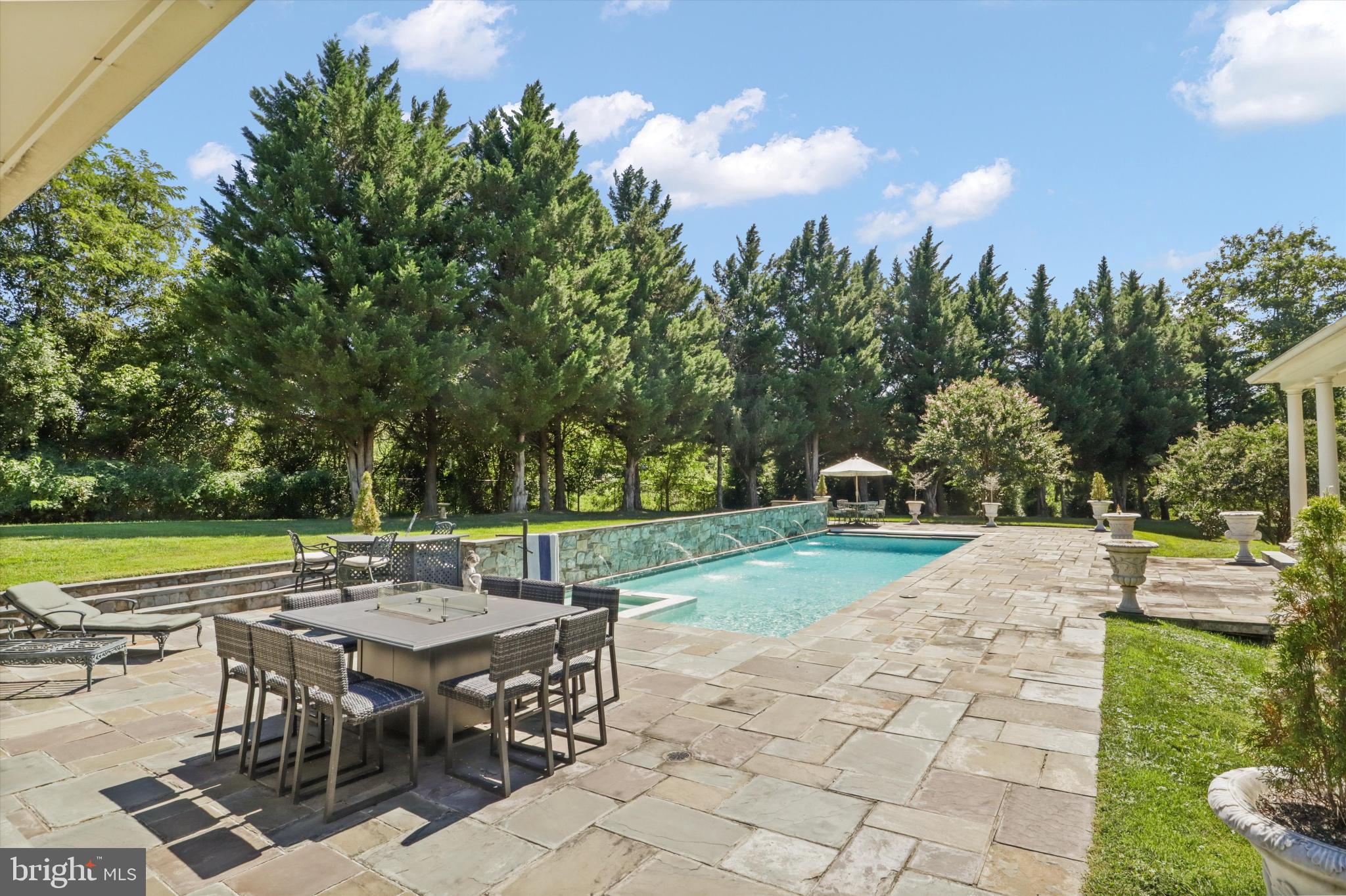 SADDLE RIDGE - Residential