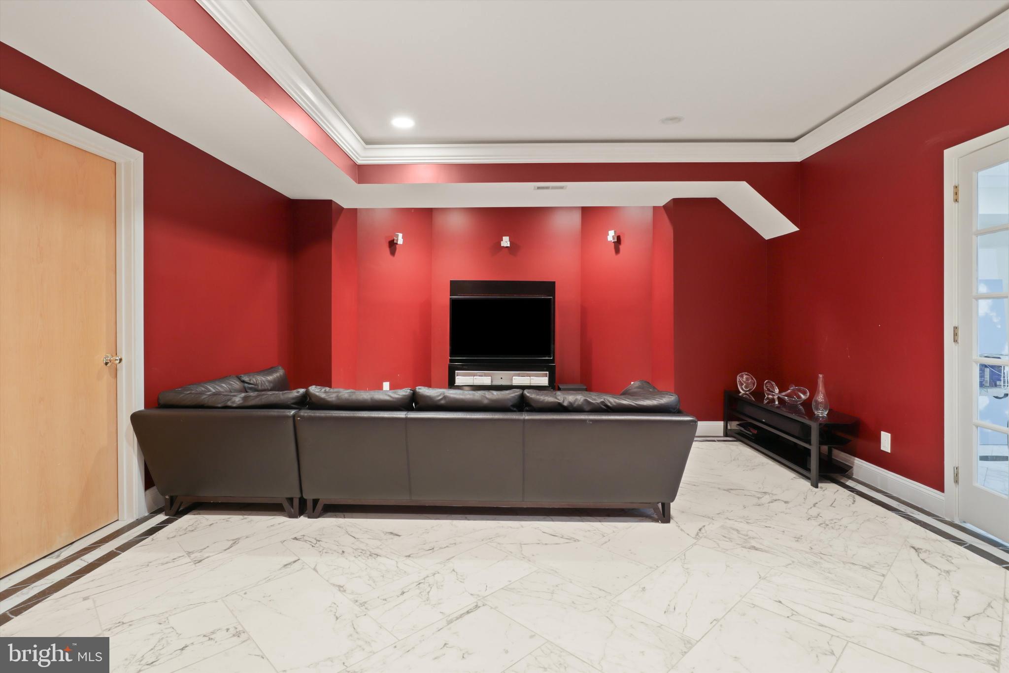 SADDLE RIDGE - Residential