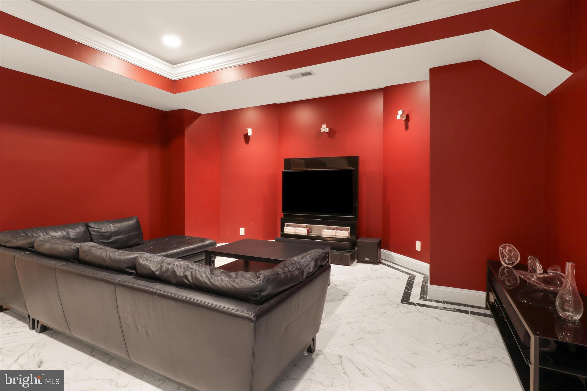 SADDLE RIDGE - Residential