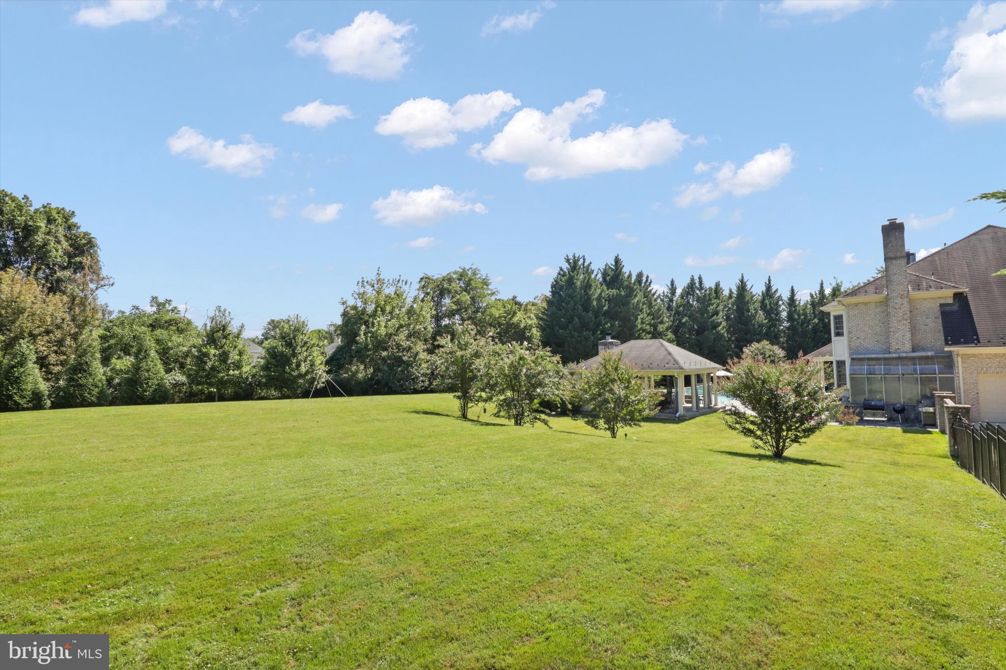 SADDLE RIDGE - Residential