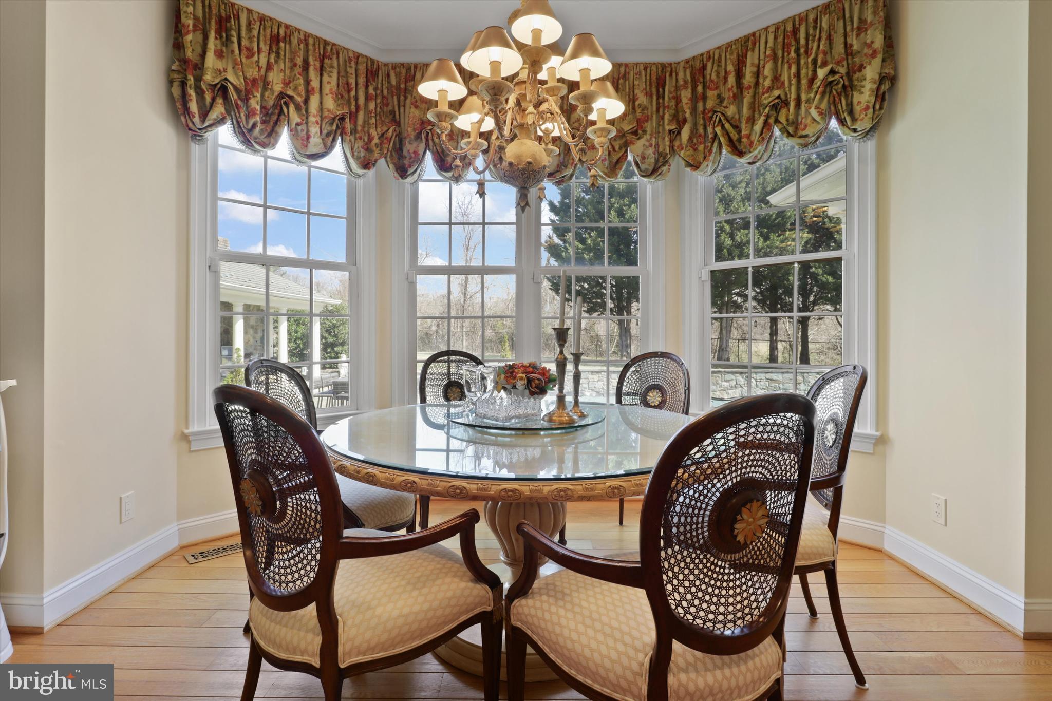 SADDLE RIDGE - Residential