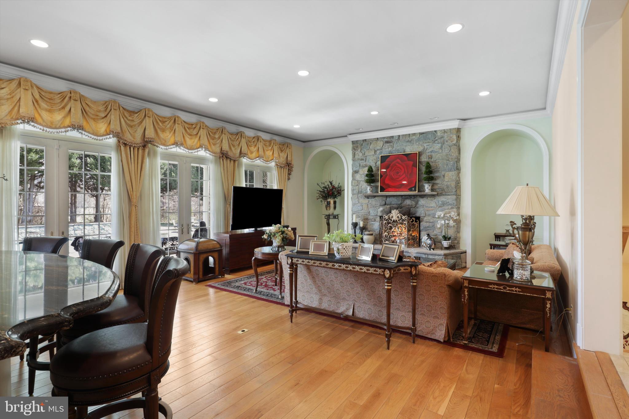 SADDLE RIDGE - Residential