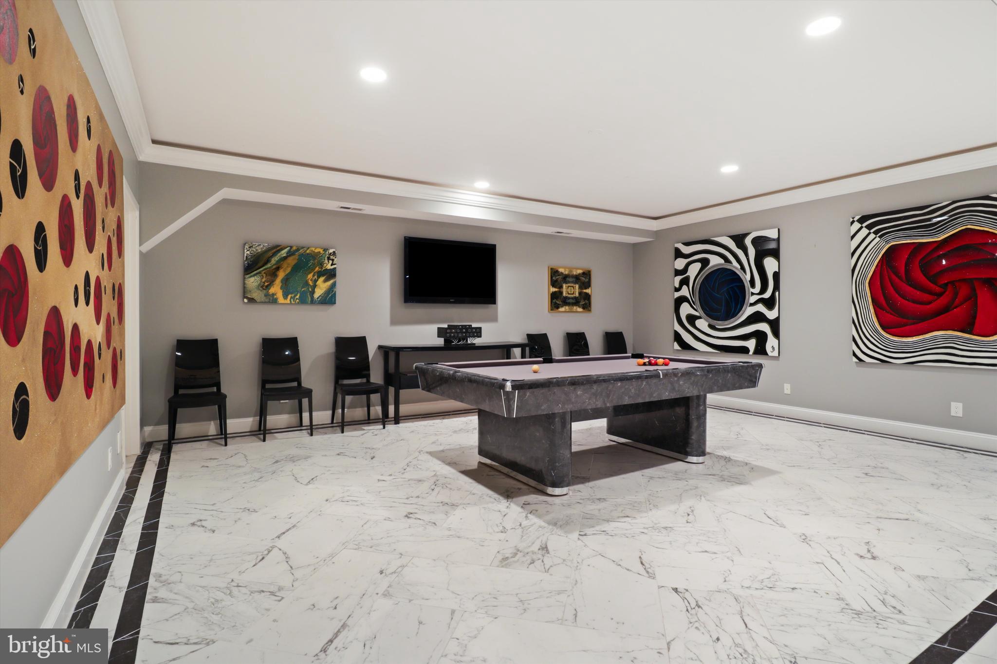 SADDLE RIDGE - Residential