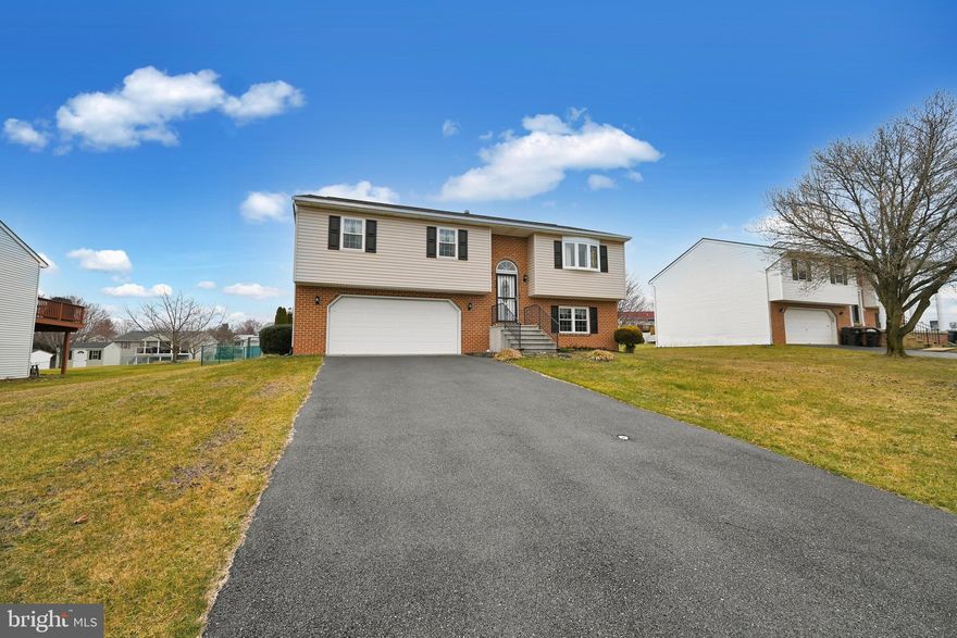 Welcome to your new home. This split foyer is just waiting for it's new owners. The home has been well maintained and is ready  for you to make it new again. The large backyard is level, fenced in with a deck and patio  off the Dining Room for your enjoyment. The roads in the development are wide, so great for walks, bikes, etc.
