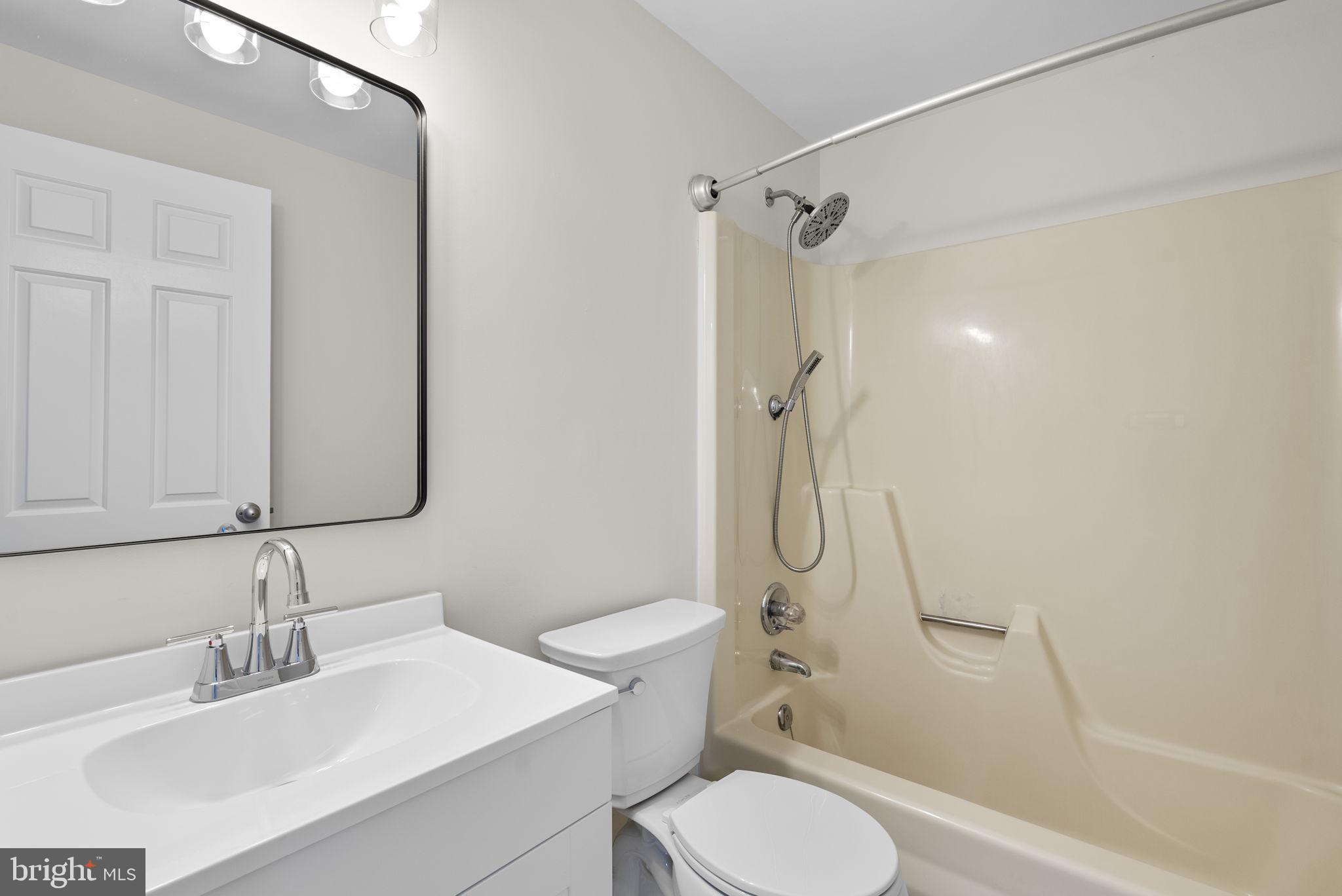 WATERSIDE - Residential