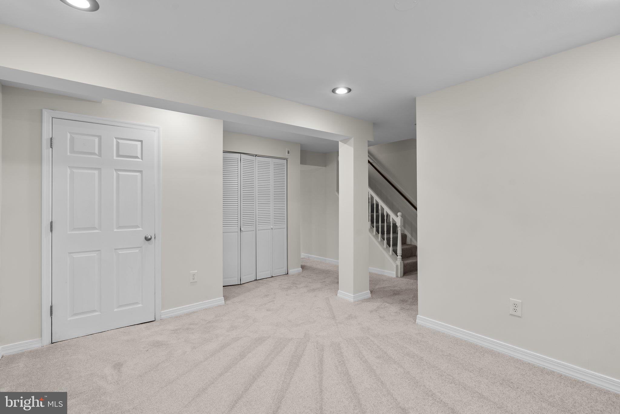 WATERSIDE - Residential