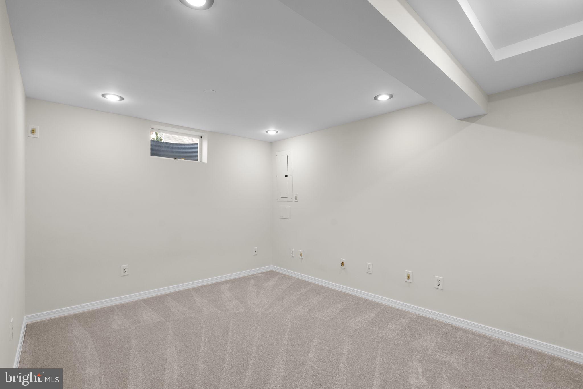 WATERSIDE - Residential