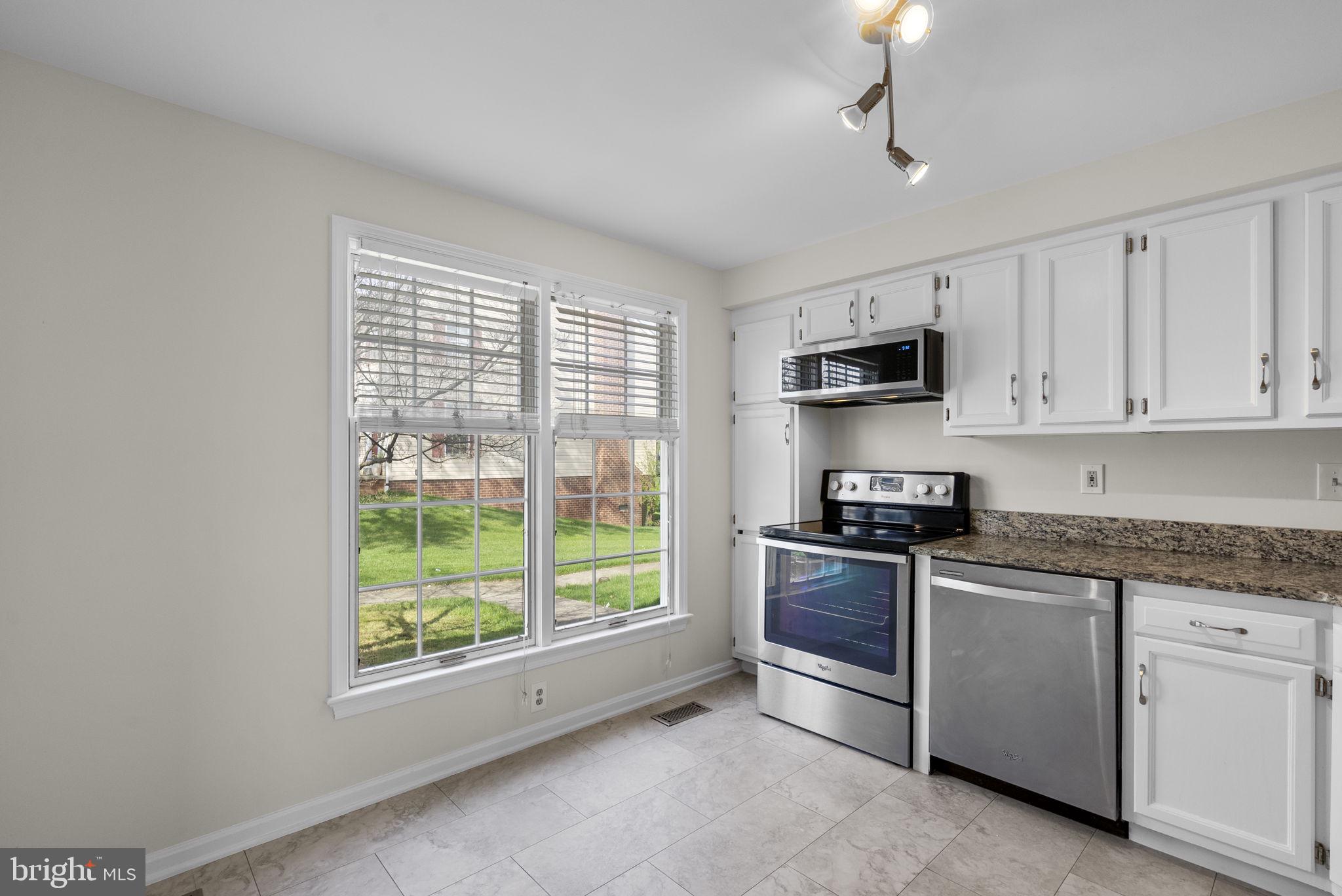 WATERSIDE - Residential