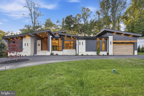 Photo of 3708 Prosperity Avenue, FAIRFAX, VA 22031 (MLS # VAFX2340158)