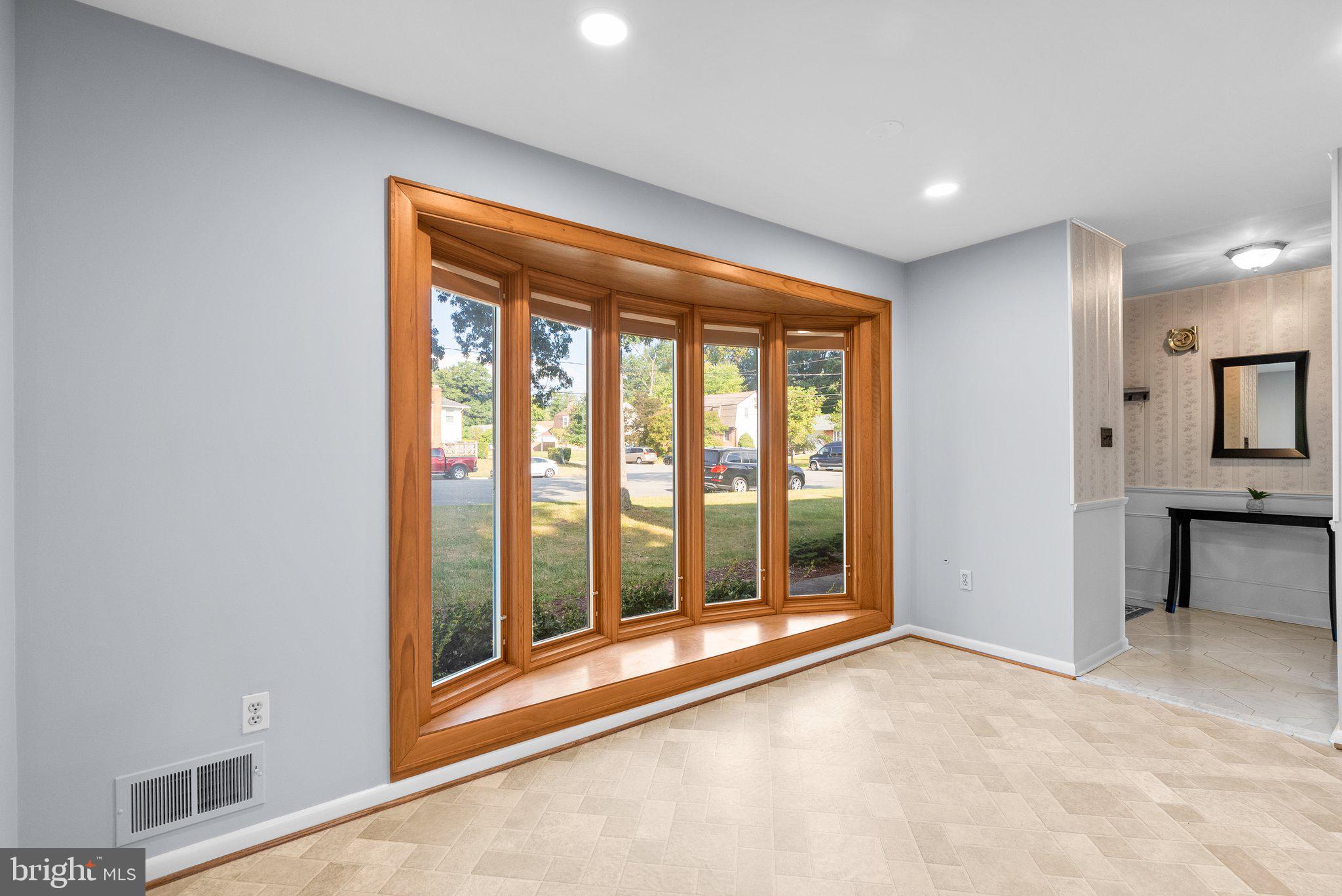 BOND MILL PARK - Residential