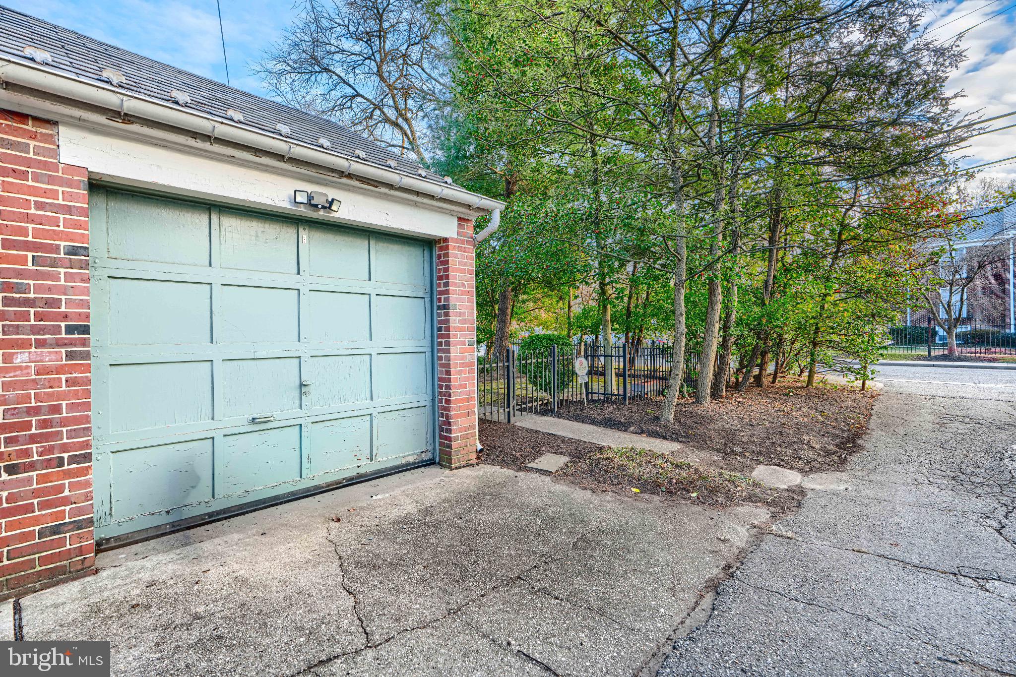 GREATER HOMELAND HISTORIC DISTRICT - Residential