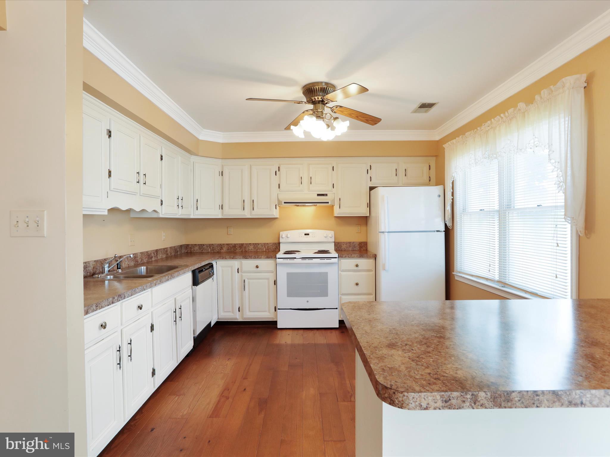 TOWNE OAK VILLAGE - Residential