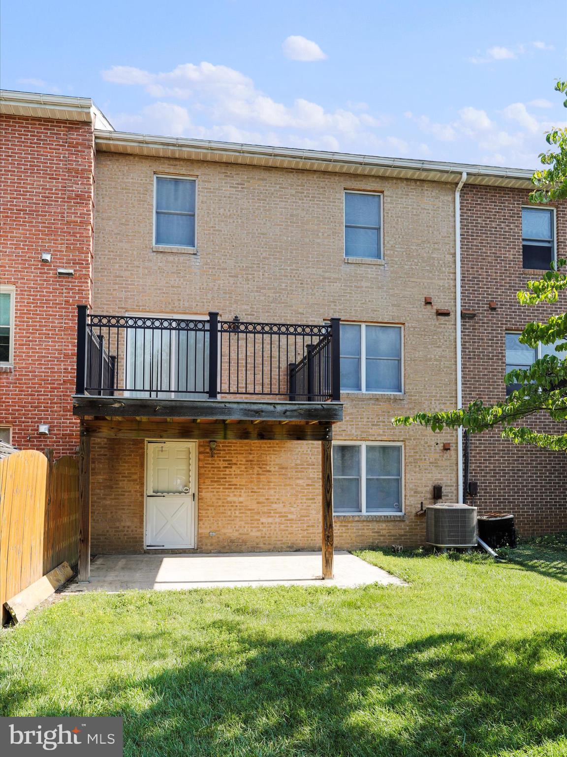 TOWNE OAK VILLAGE - Residential