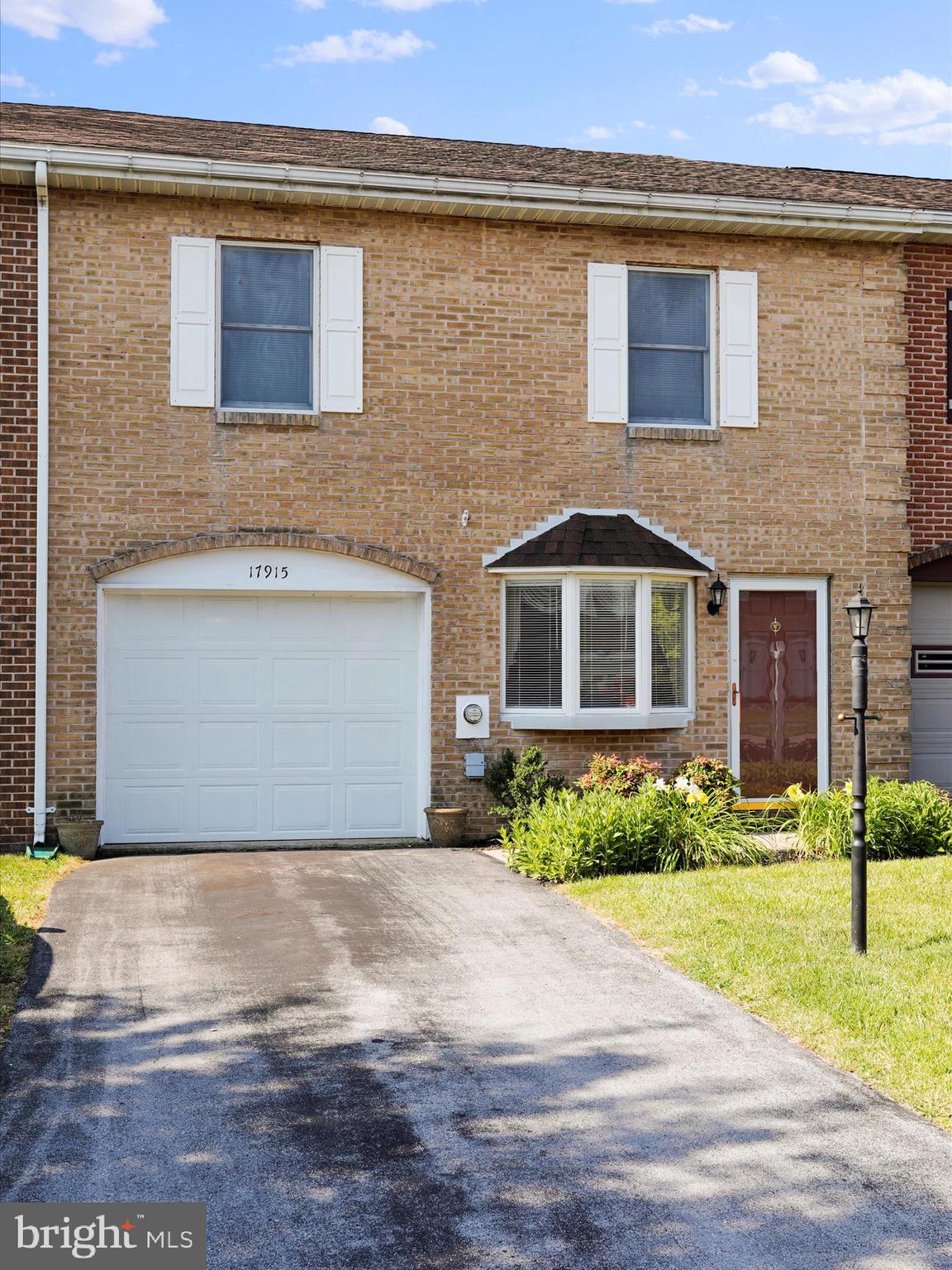 TOWNE OAK VILLAGE - Residential