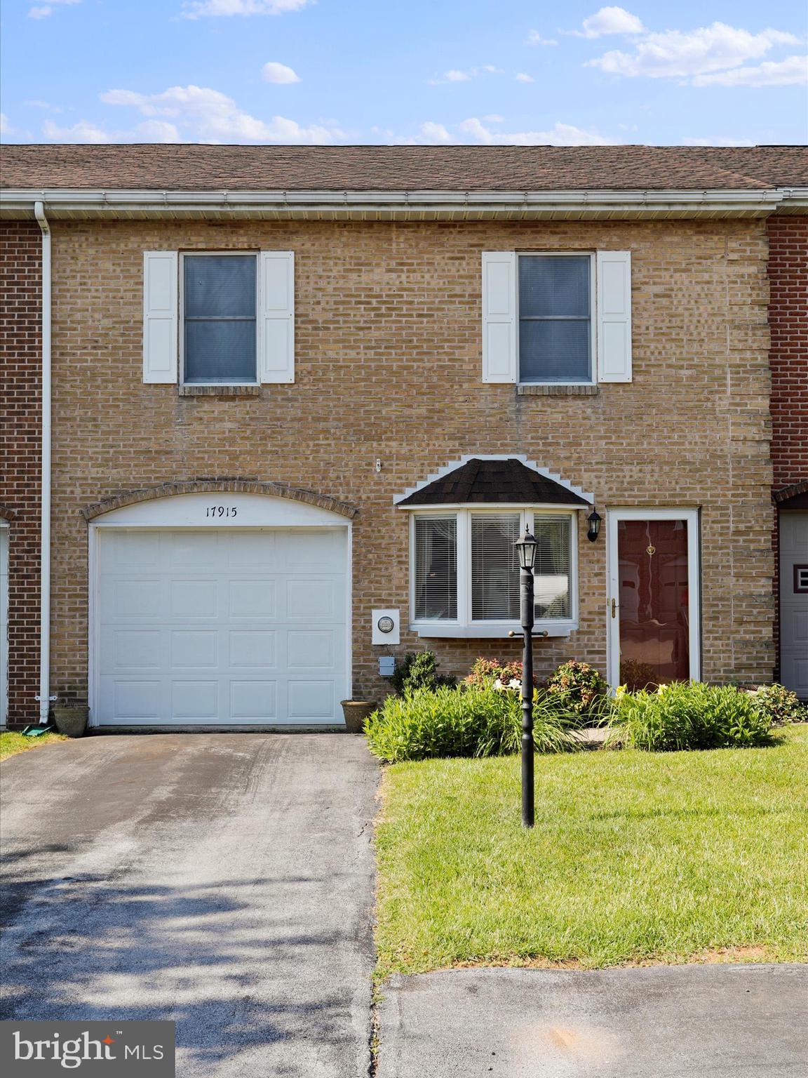 TOWNE OAK VILLAGE - Residential