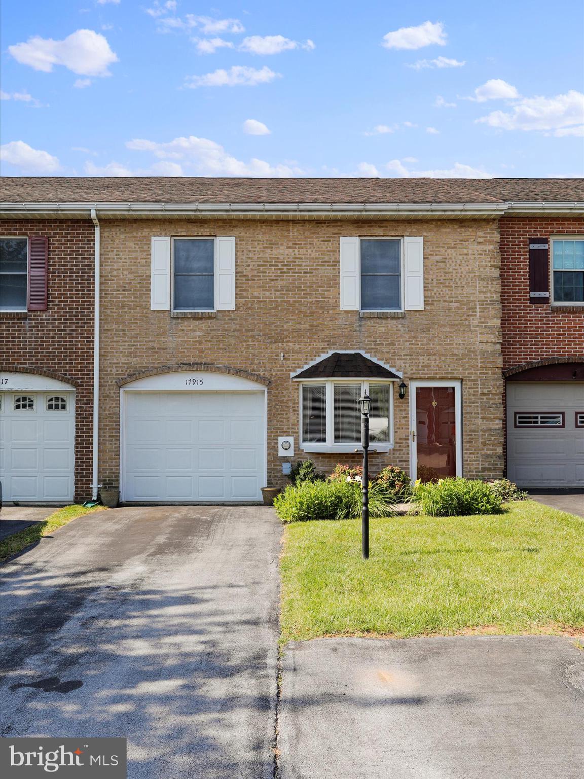 TOWNE OAK VILLAGE - Residential