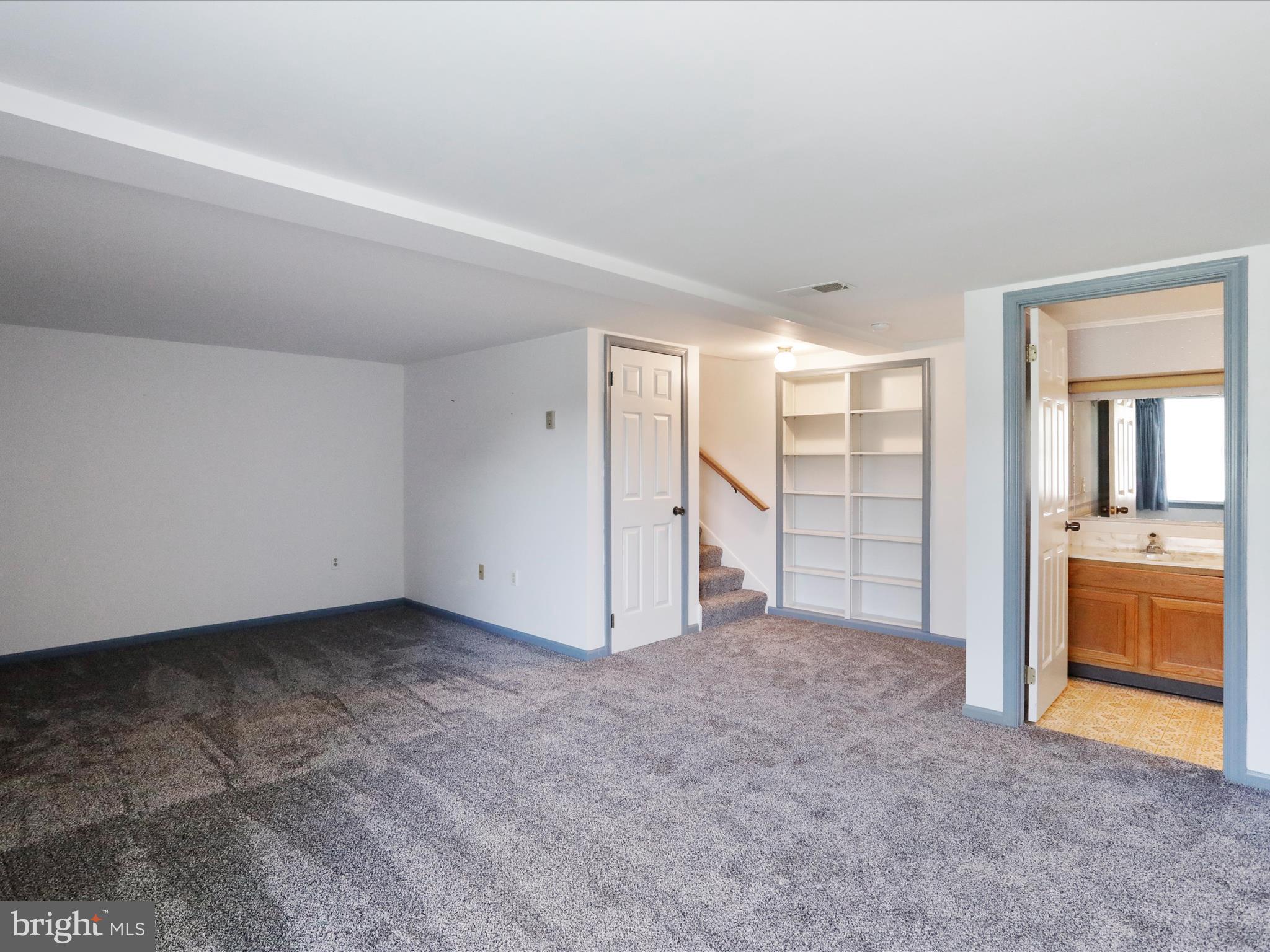 TOWNE OAK VILLAGE - Residential