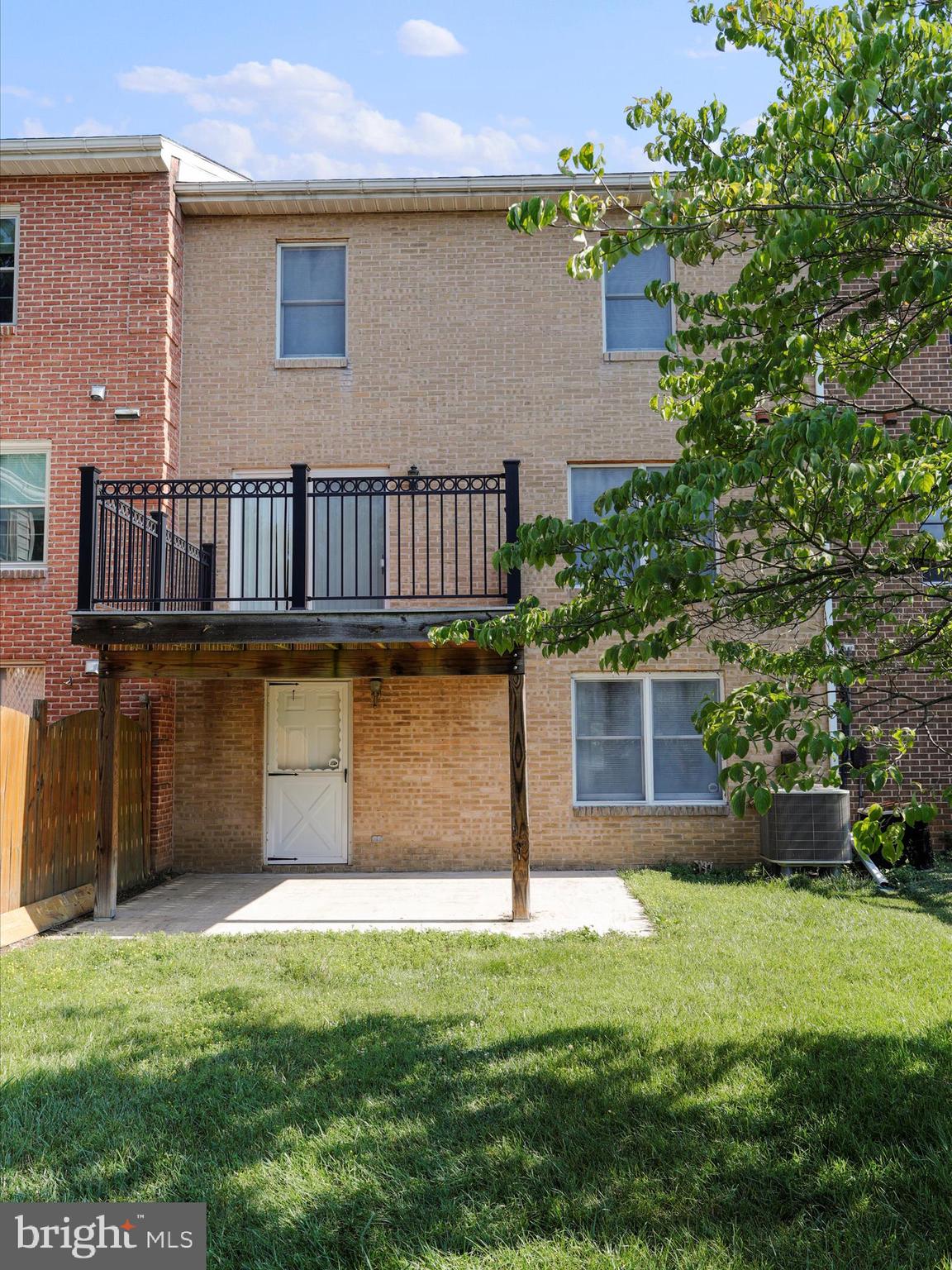 TOWNE OAK VILLAGE - Residential