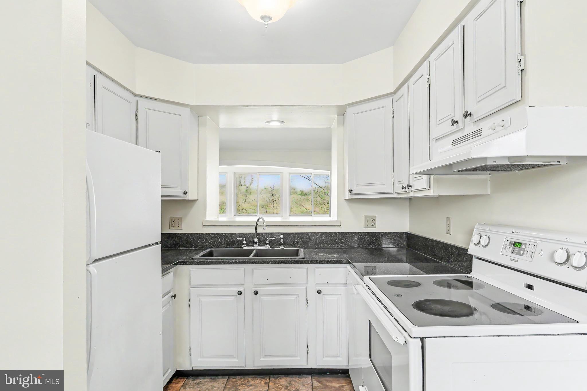 COLONIAL VIEW - Residential