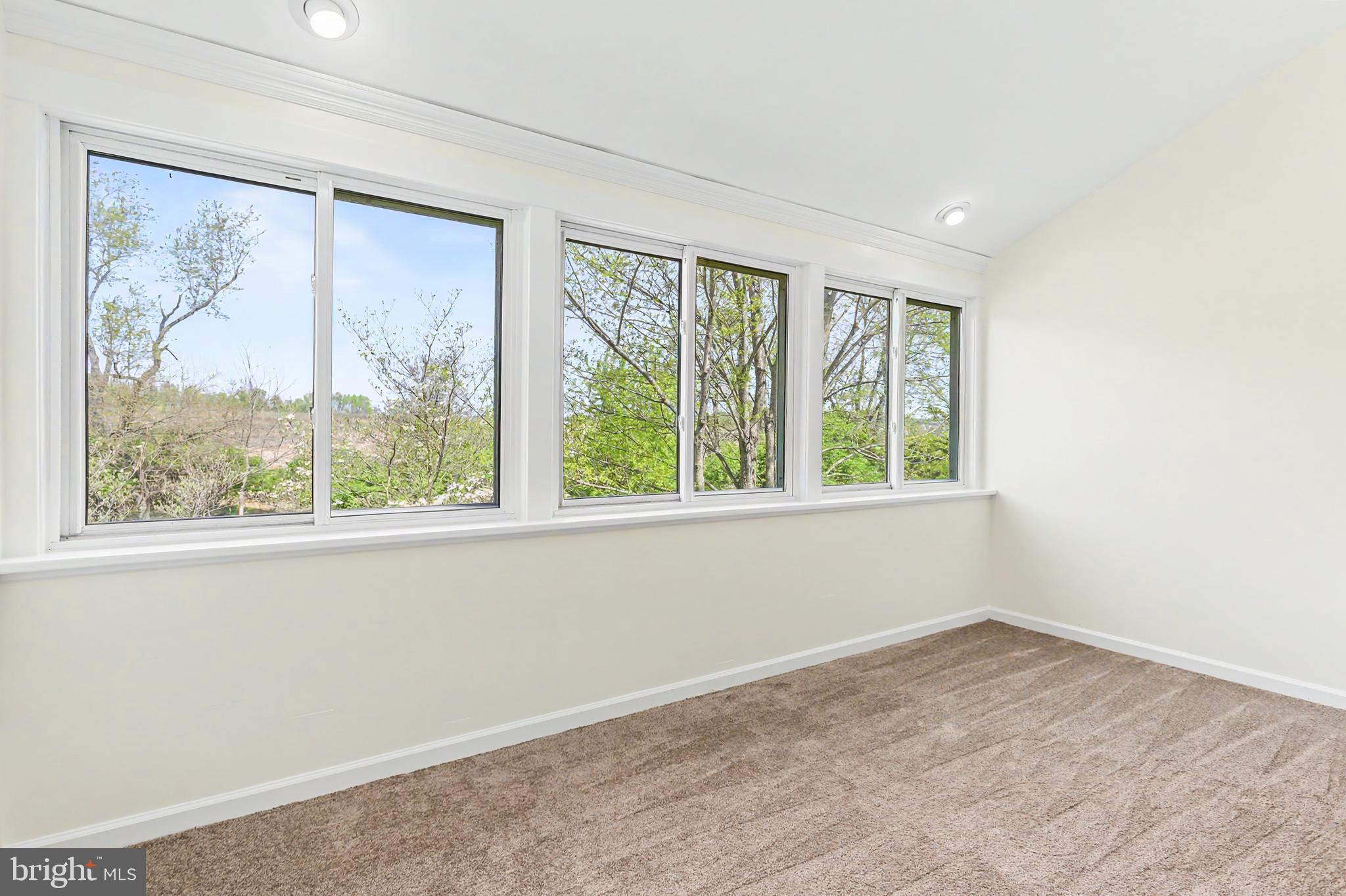 COLONIAL VIEW - Residential