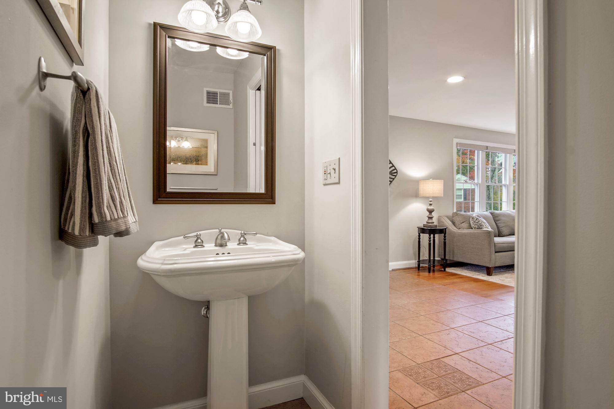 HENDRY ESTATES - Residential