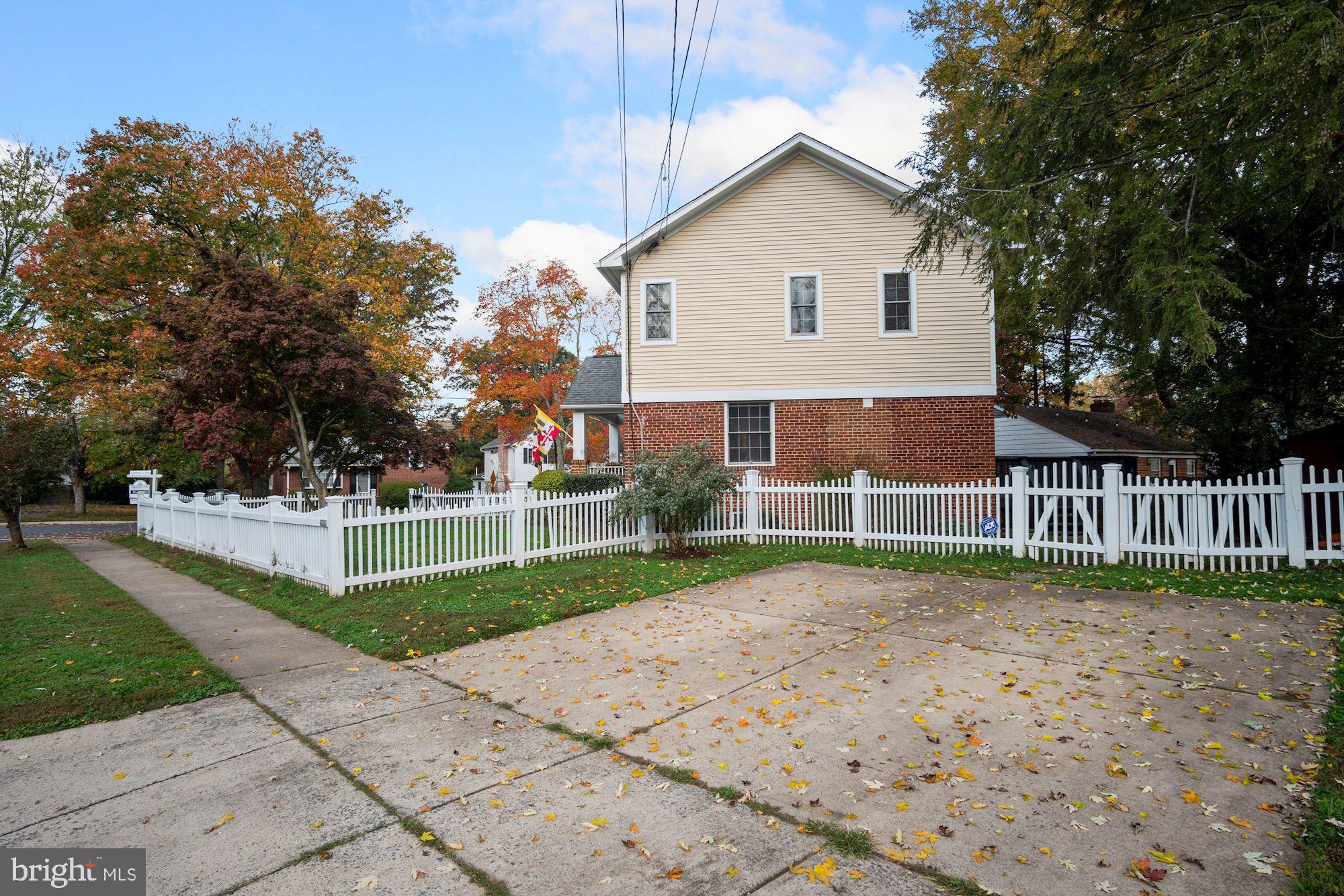 HENDRY ESTATES - Residential