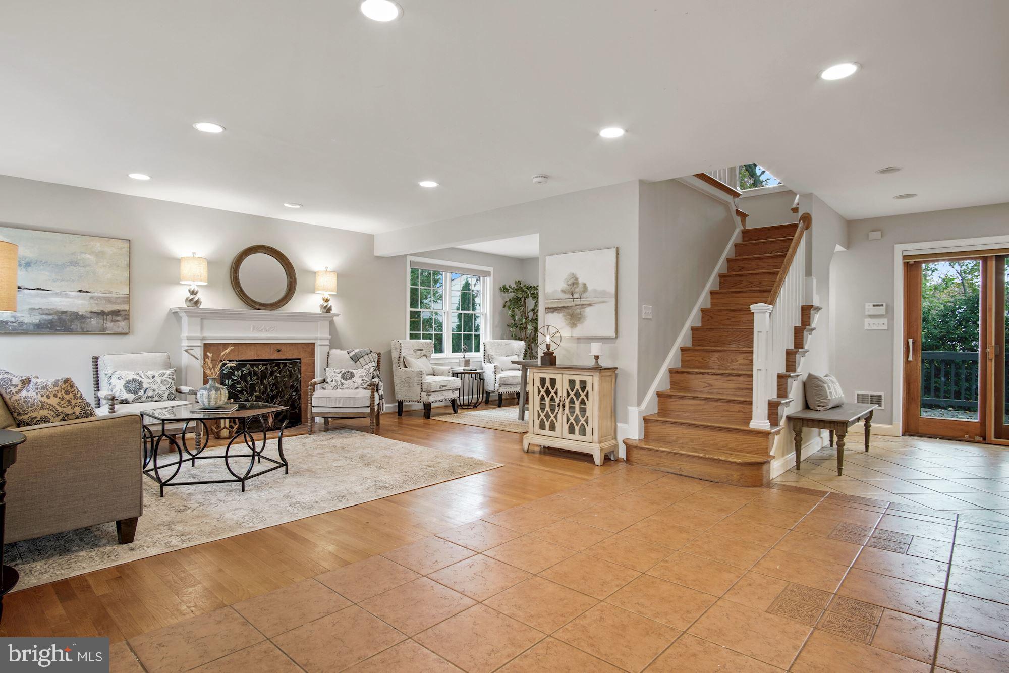 HENDRY ESTATES - Residential