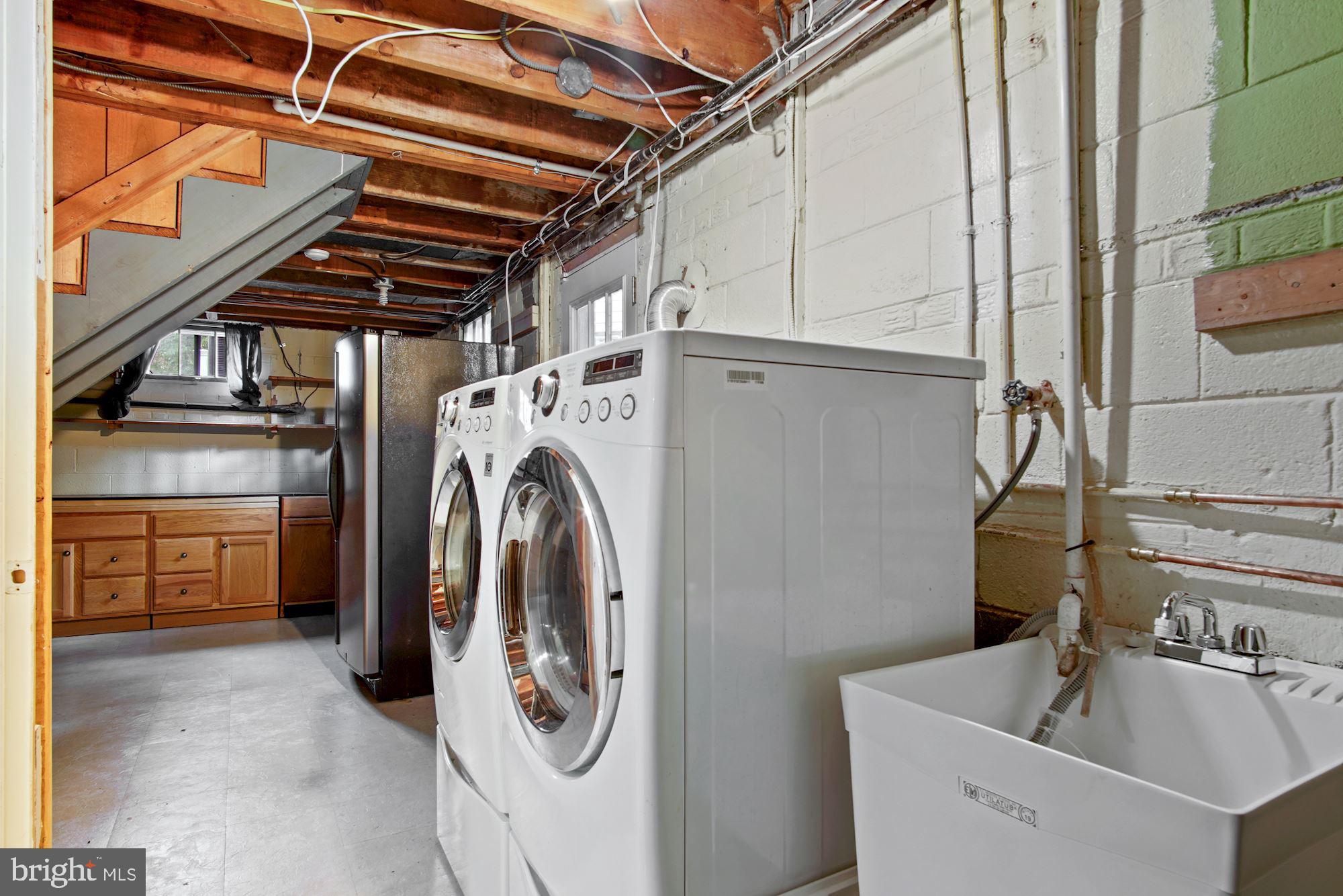 HENDRY ESTATES - Residential