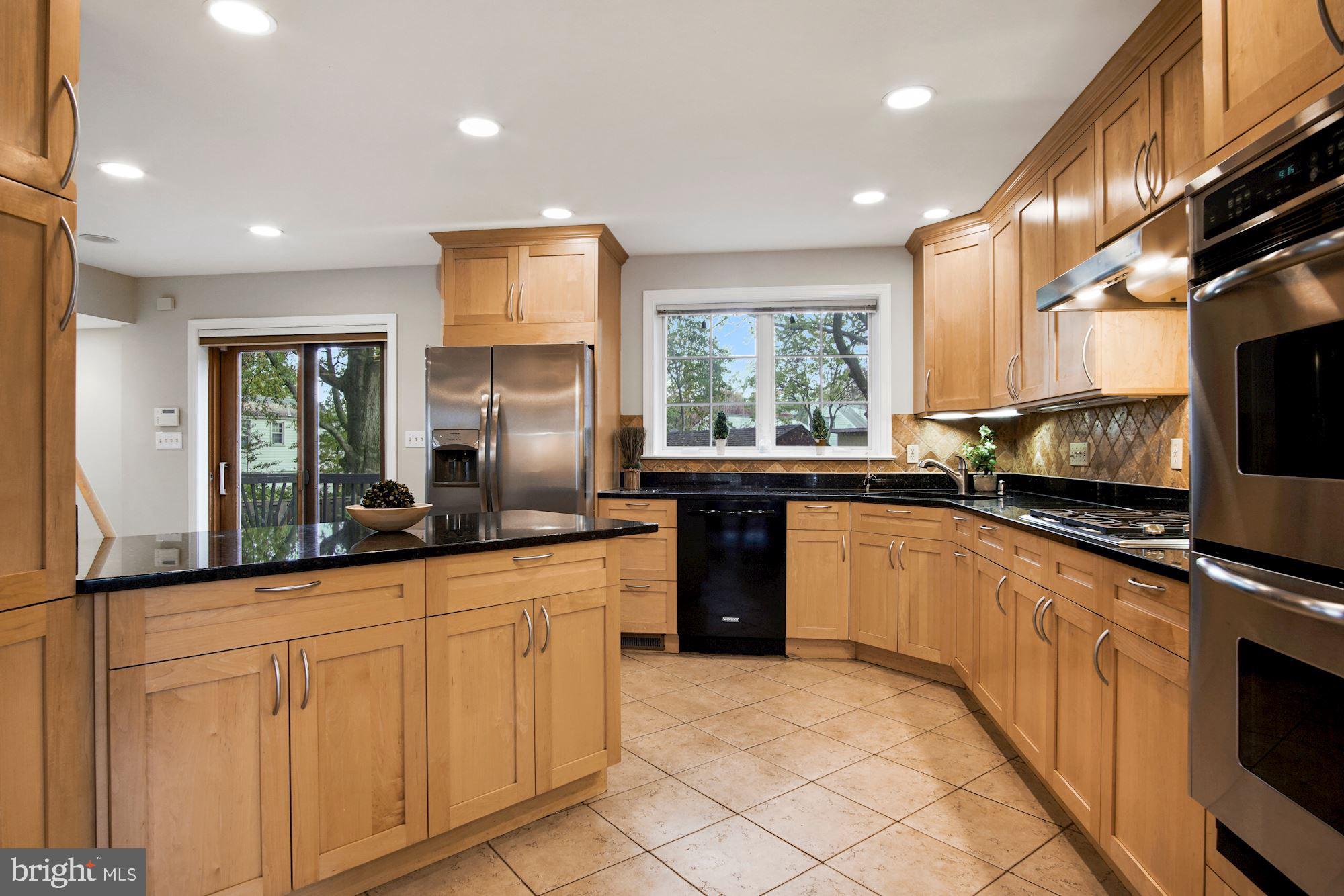 HENDRY ESTATES - Residential