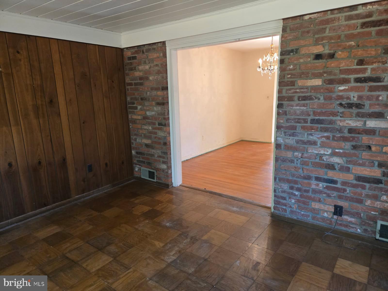 FALLS HILL - Residential