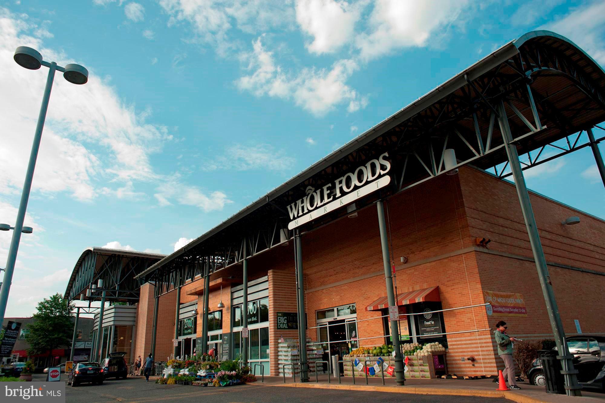 THE WILLIAMSBURG - Residential