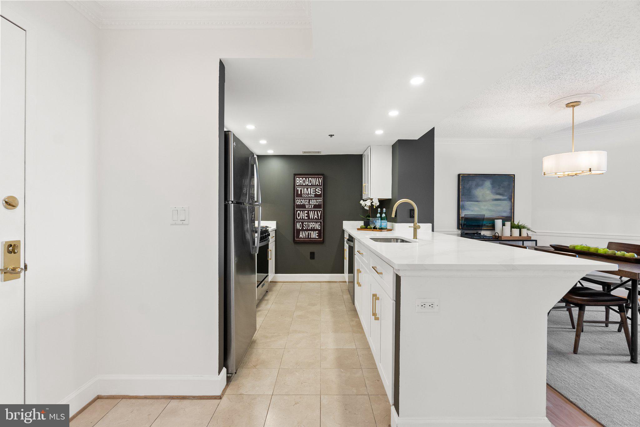 THE WILLIAMSBURG - Residential