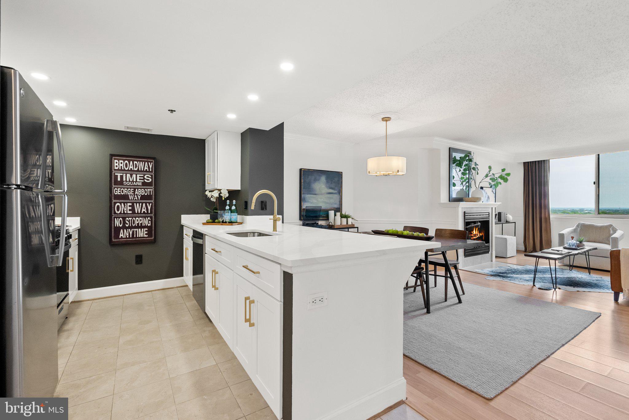 THE WILLIAMSBURG - Residential