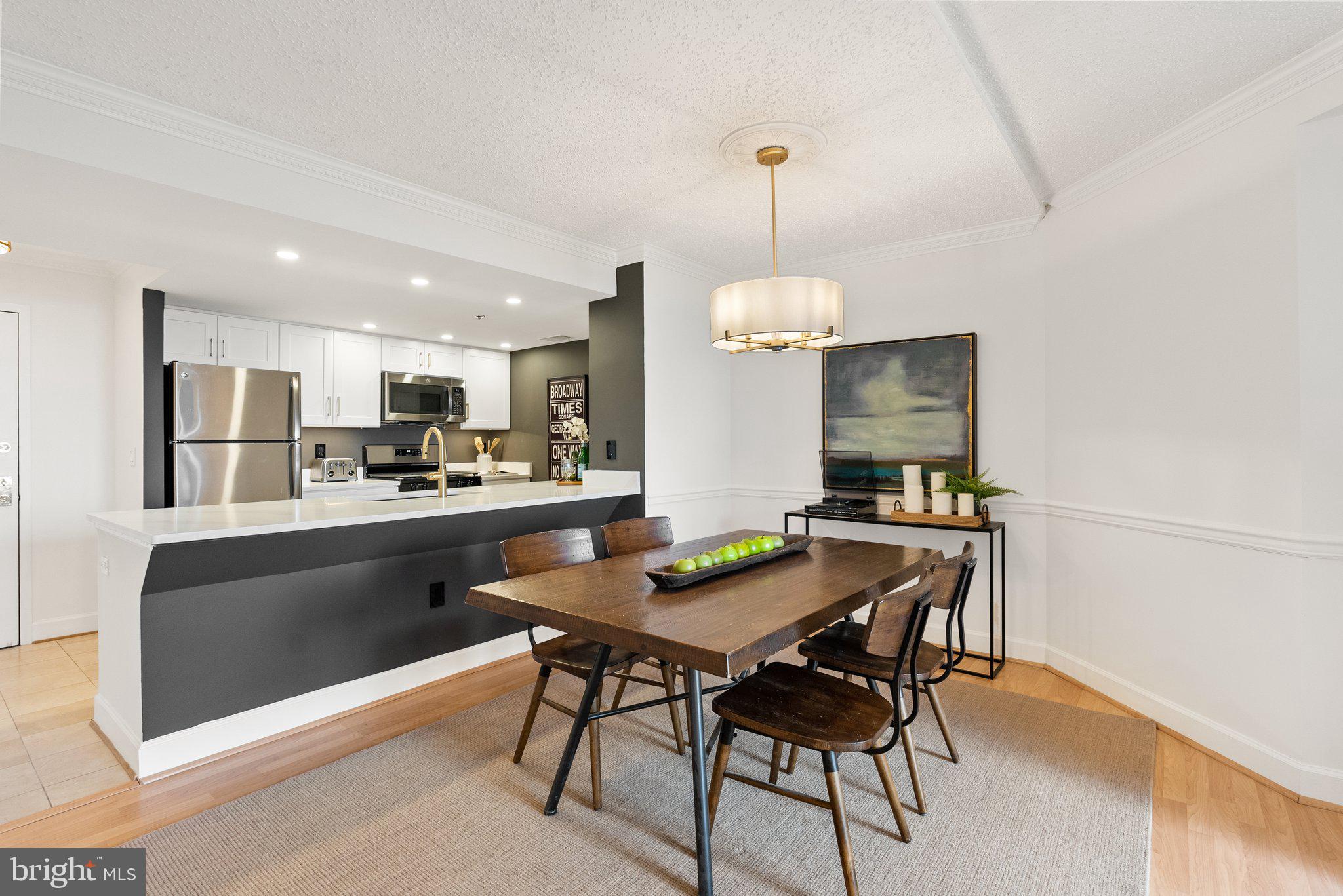 THE WILLIAMSBURG - Residential