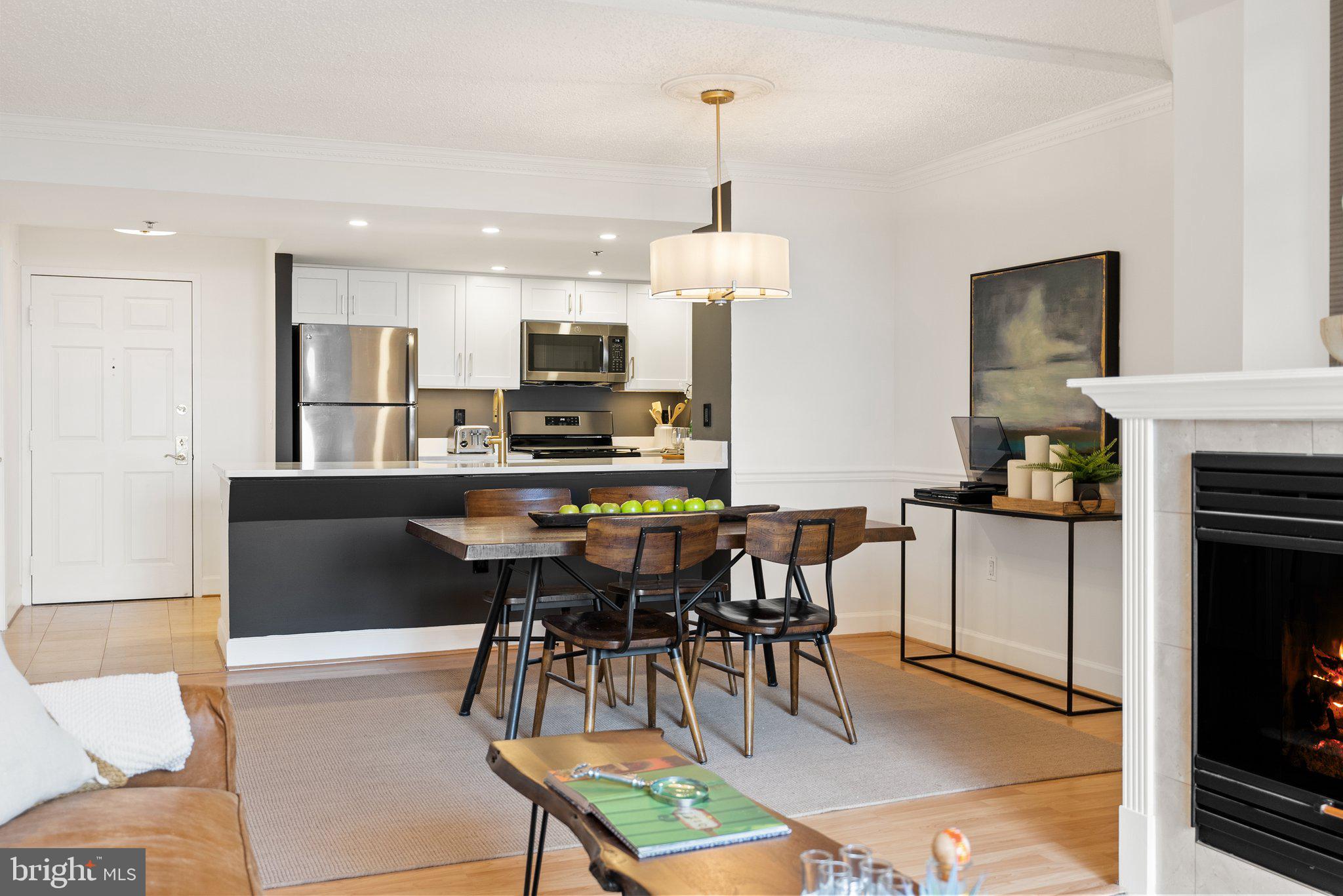 THE WILLIAMSBURG - Residential