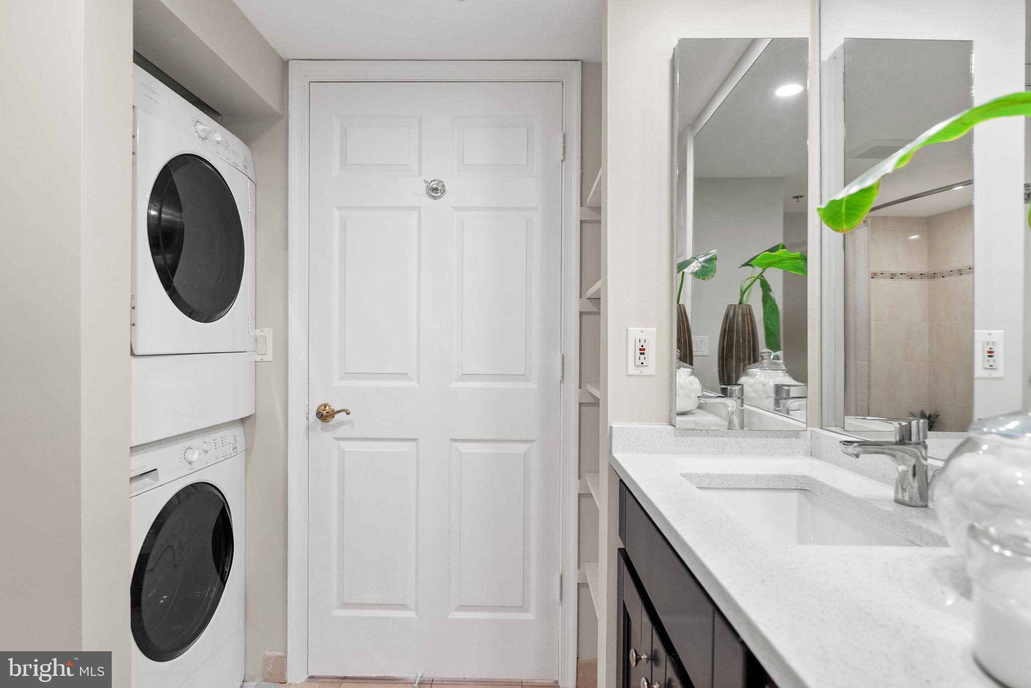 THE WILLIAMSBURG - Residential