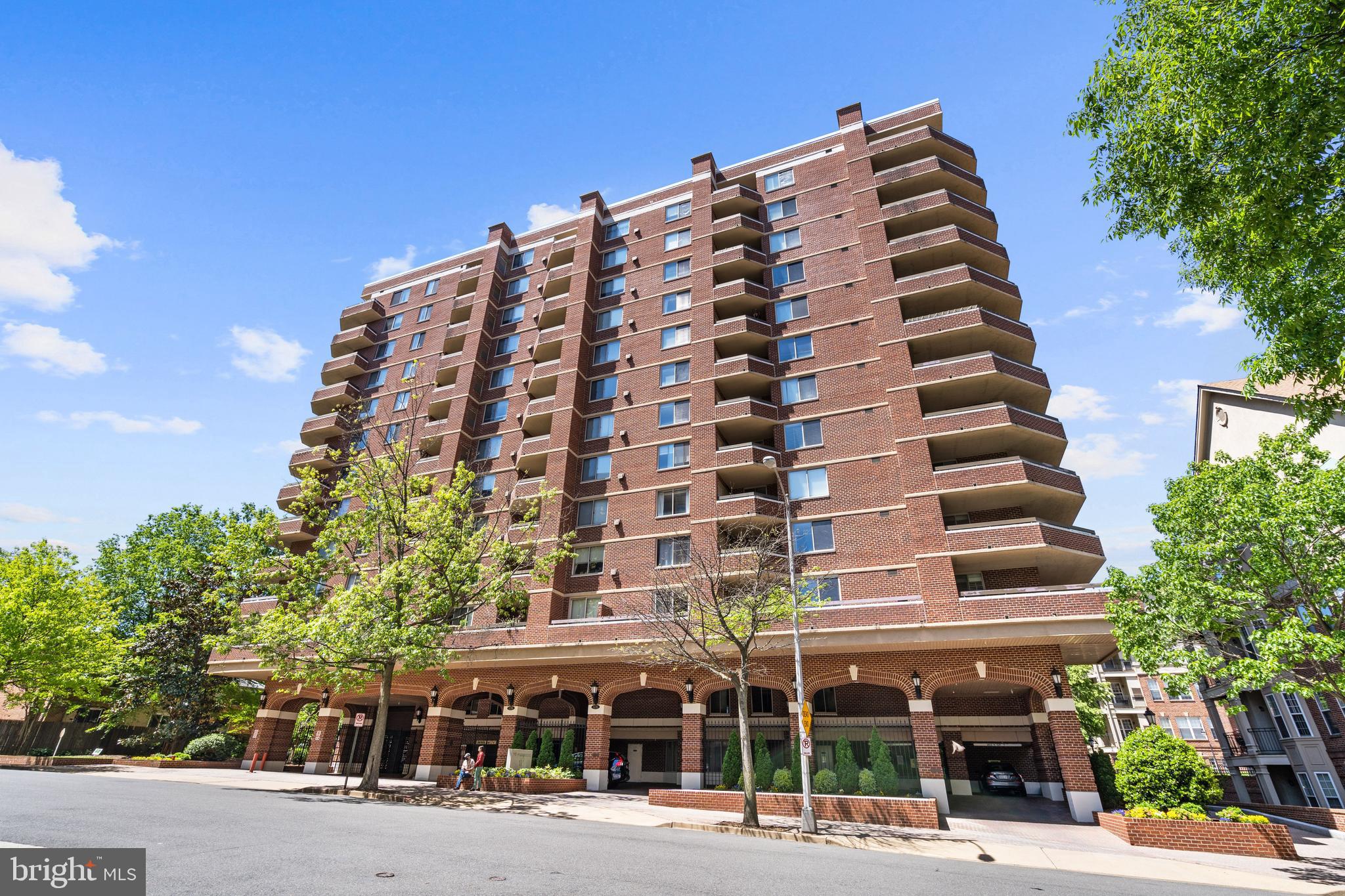 THE WILLIAMSBURG - Residential