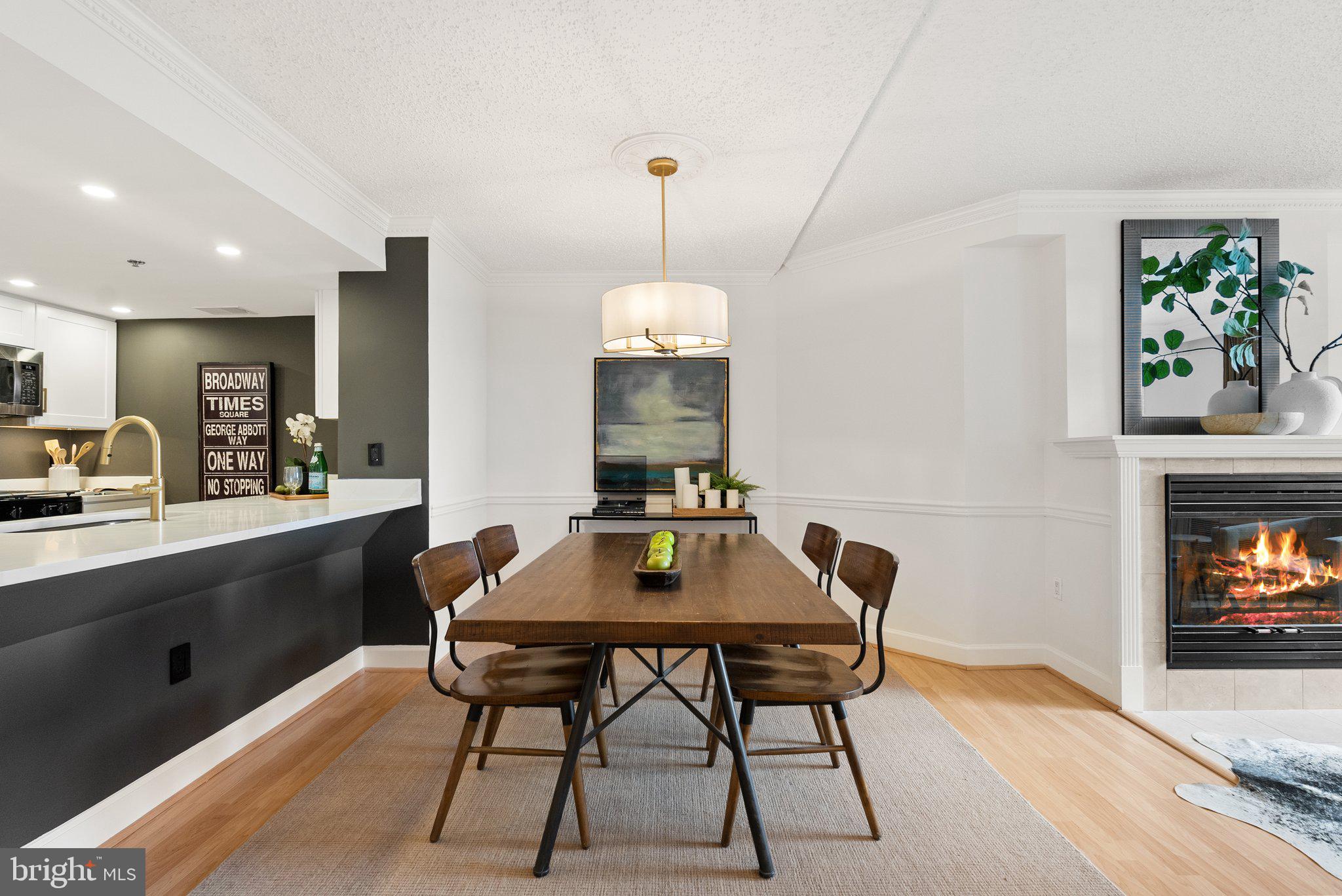 THE WILLIAMSBURG - Residential