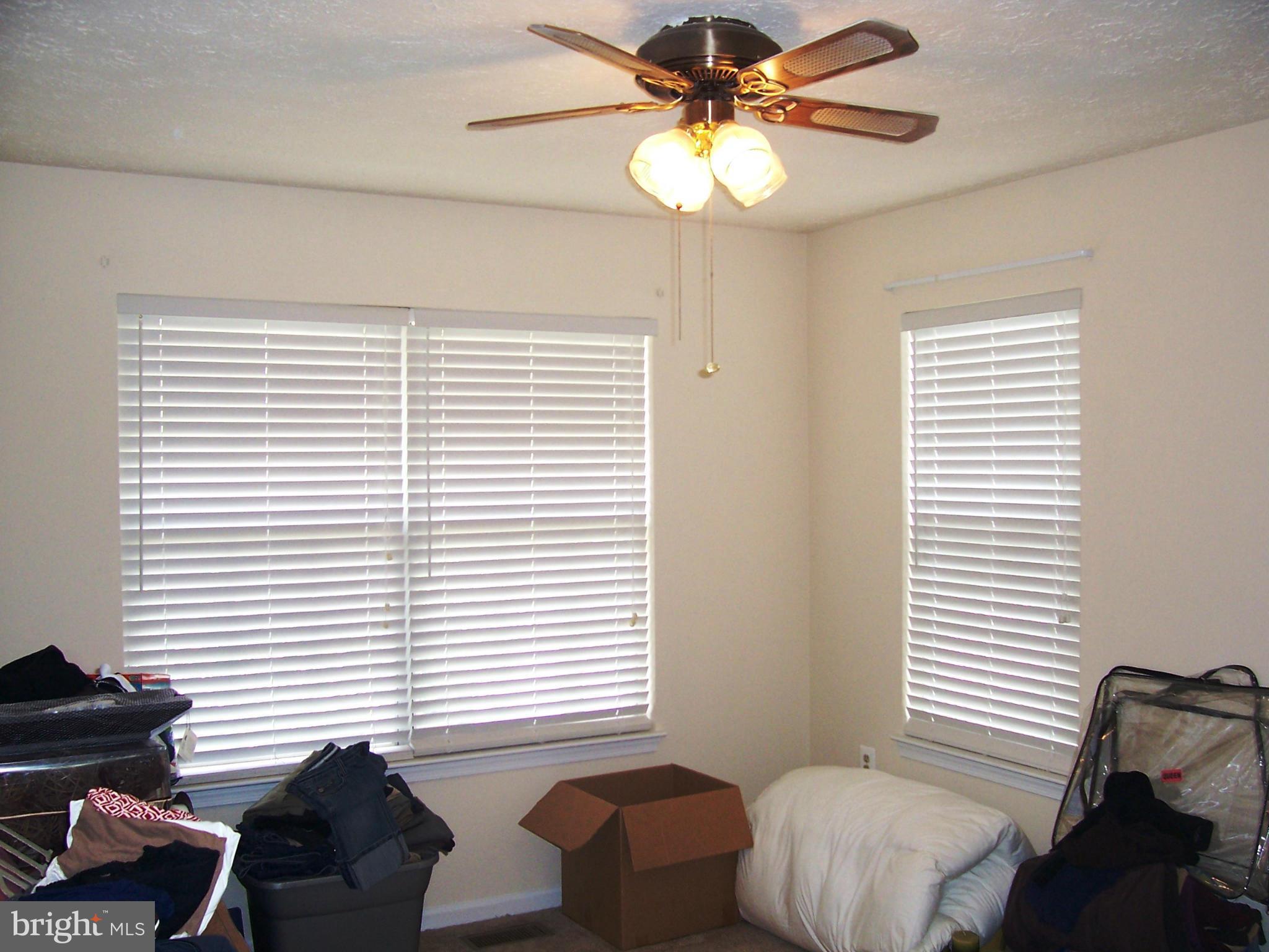 ST CHARLES SUB - HAMPSHIRE - Residential Lease