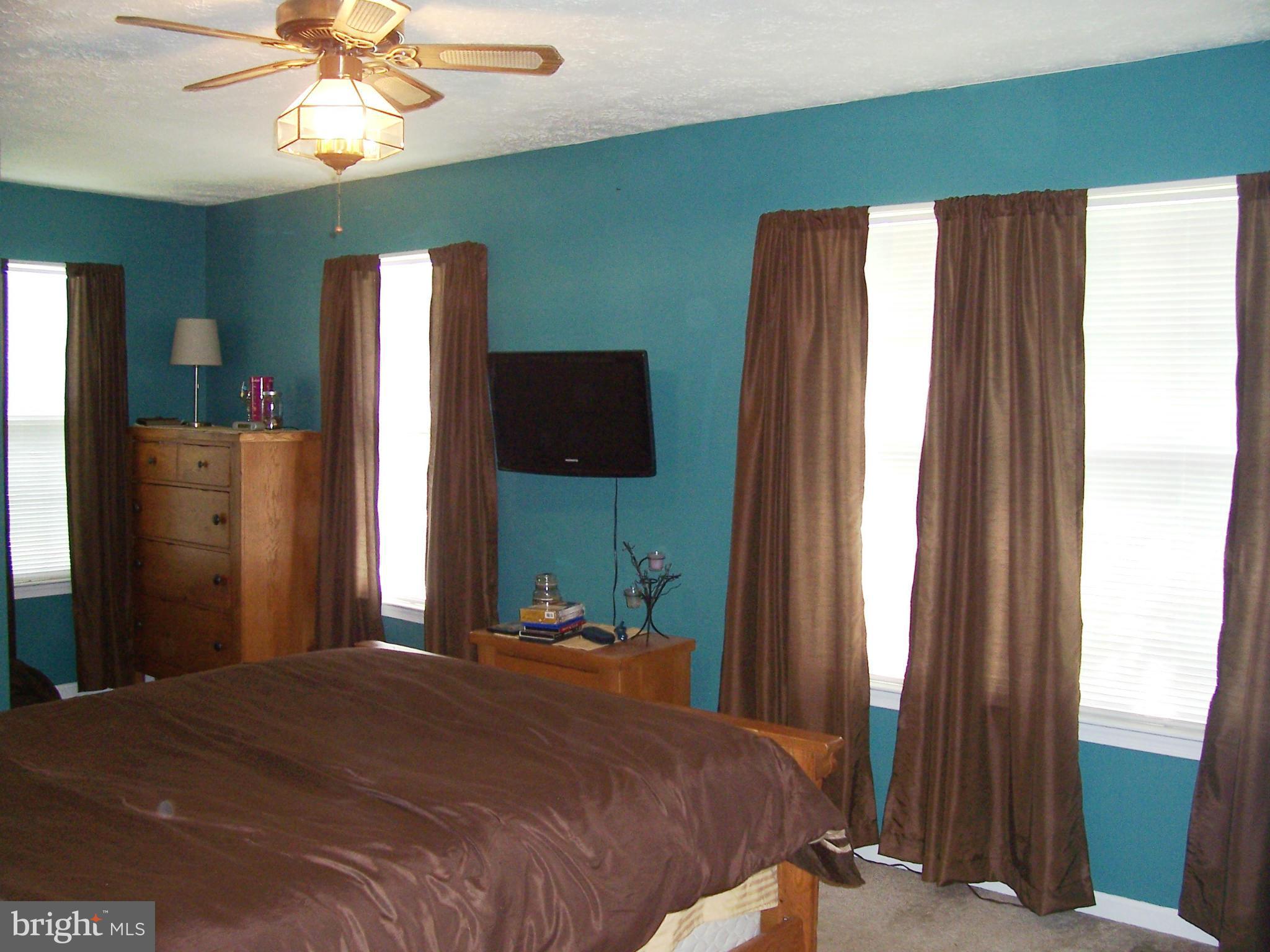 ST CHARLES SUB - HAMPSHIRE - Residential Lease